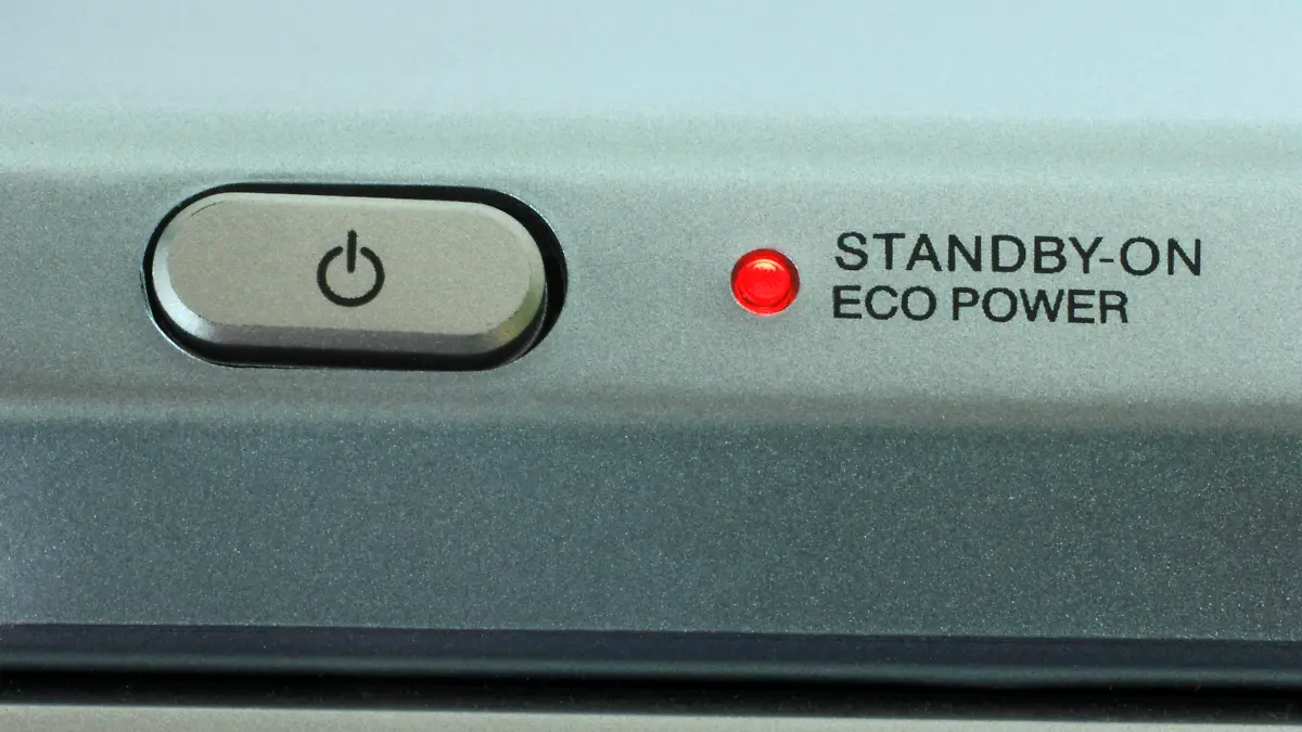 DEU, 2007: Standby-Funktion an einem elektronischen Geraet. [en] Sleep mode or standby mode indicator. | DEU, 2007: Sleep mode or standby mode indicator.