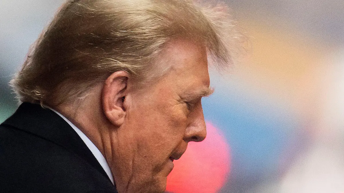 Former U.S. President Donald Trump departs for his second civil trial after E. Jean Carroll accused Trump of raping her decades ago, outside a Trump Tower in the Manhattan borough of New York City, U.S., January 26, 2024. REUTERS/Eduardo Munoz