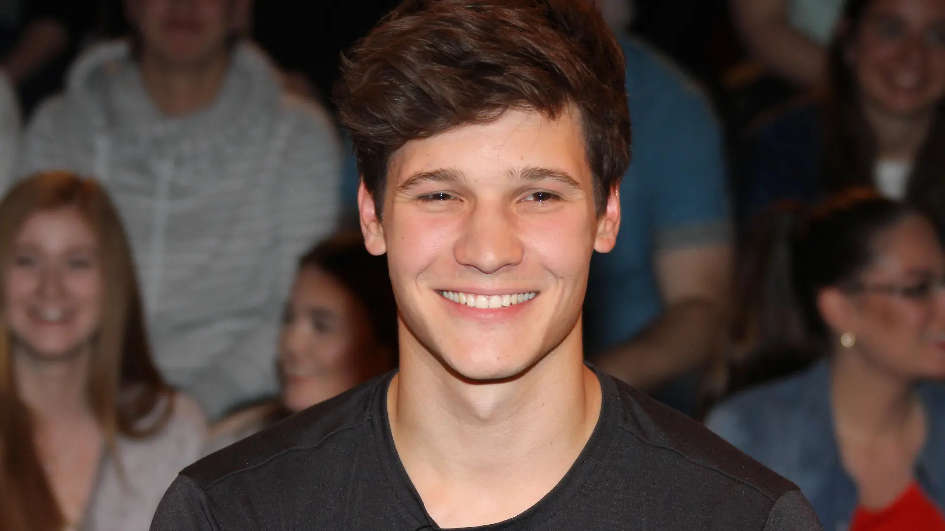 Wincent Weiss (Saenger) in Hamburg bei der Aufzeichnung der ZDF-Talkshow Markus Lanz am 15.05.2019.Sendung TV Portrait Portraet Querformat Kamerablick .