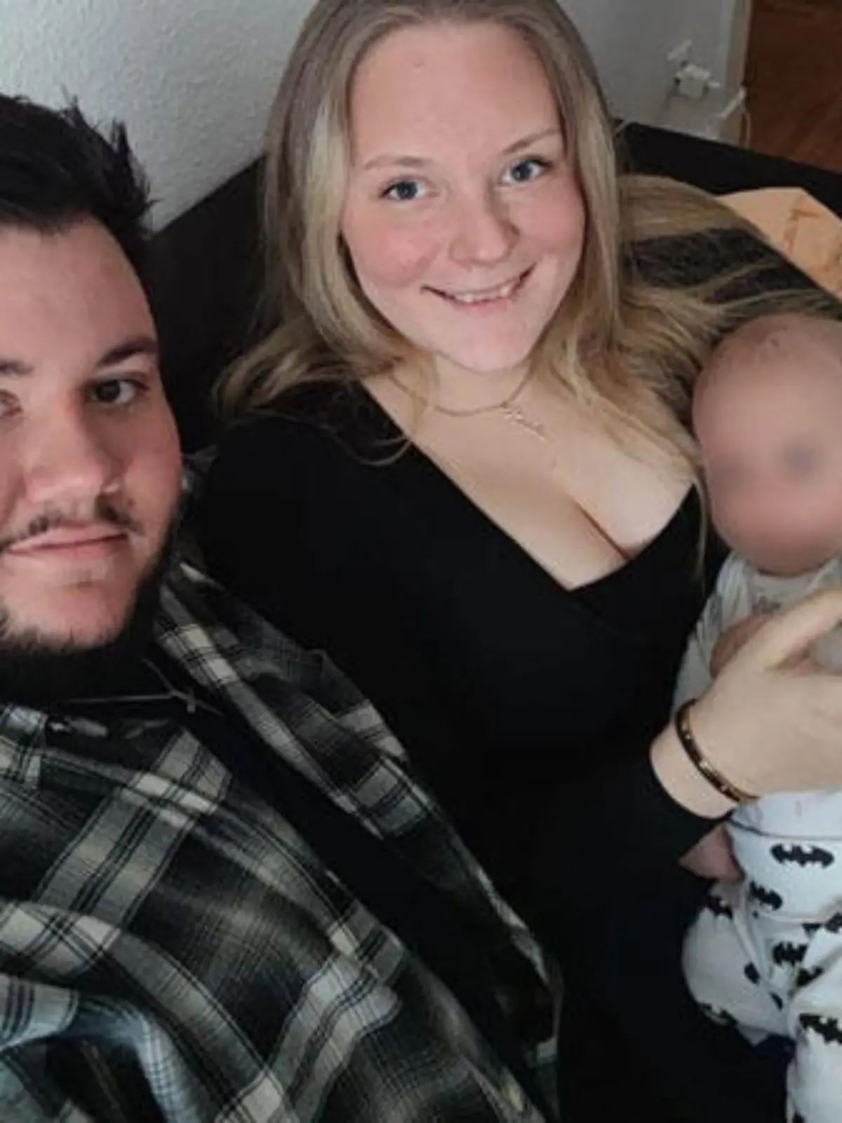 Neele und ihr Freund Jan wurden von Dejans Ankunft auf der Welt überrascht.