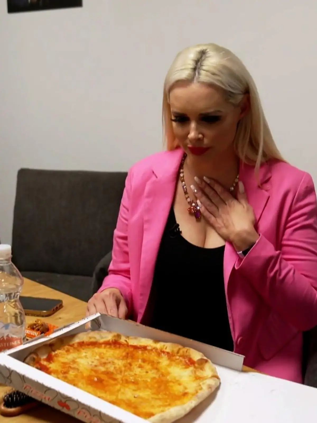 Daniela Katzenberger nach ihrem Live-Auftritt beim "Schlagerboom Open Air"