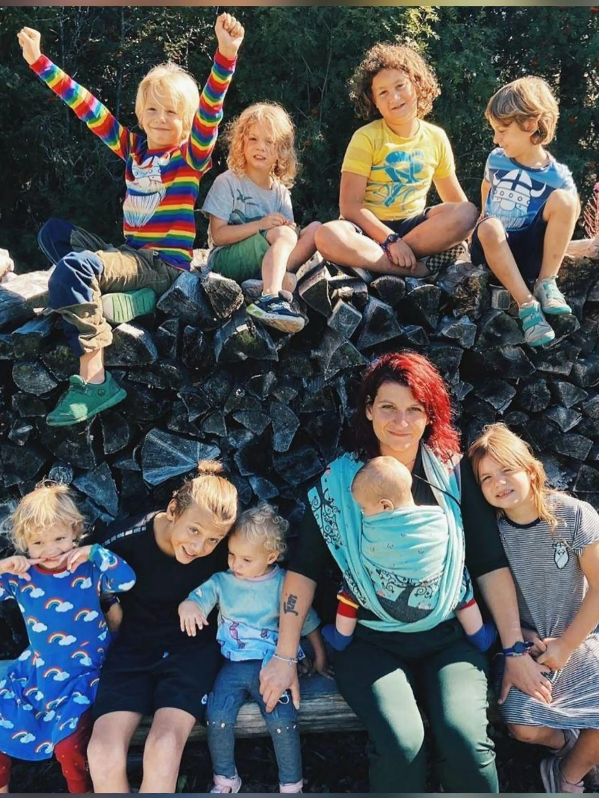 Lisa Schrenk mit ihren neun Kids.