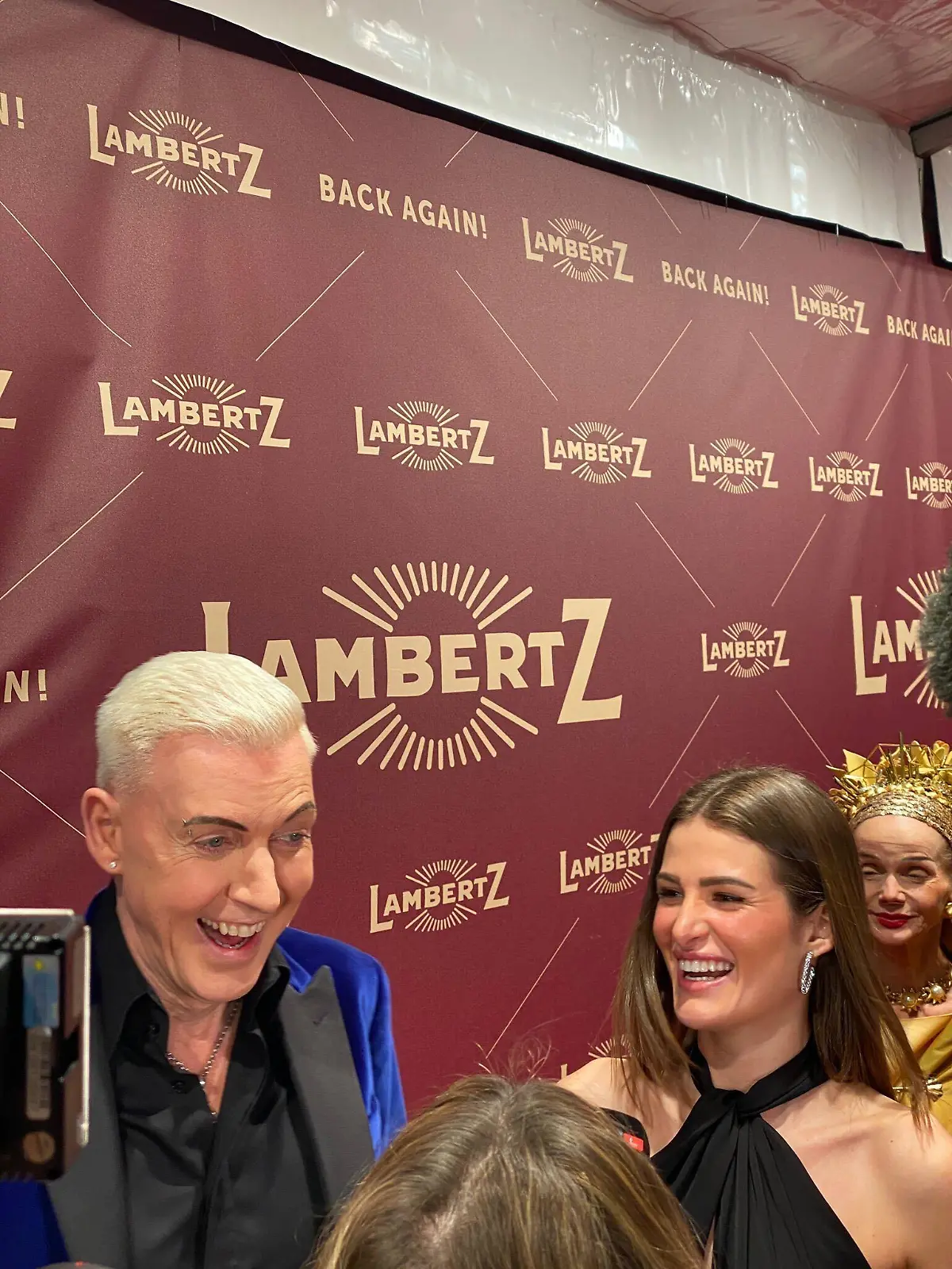 Scooter-Frontmann H.P. Baxxter und seine Verlobte Sara bei der Lambertz Night in Köln, 29. Januar 2024.