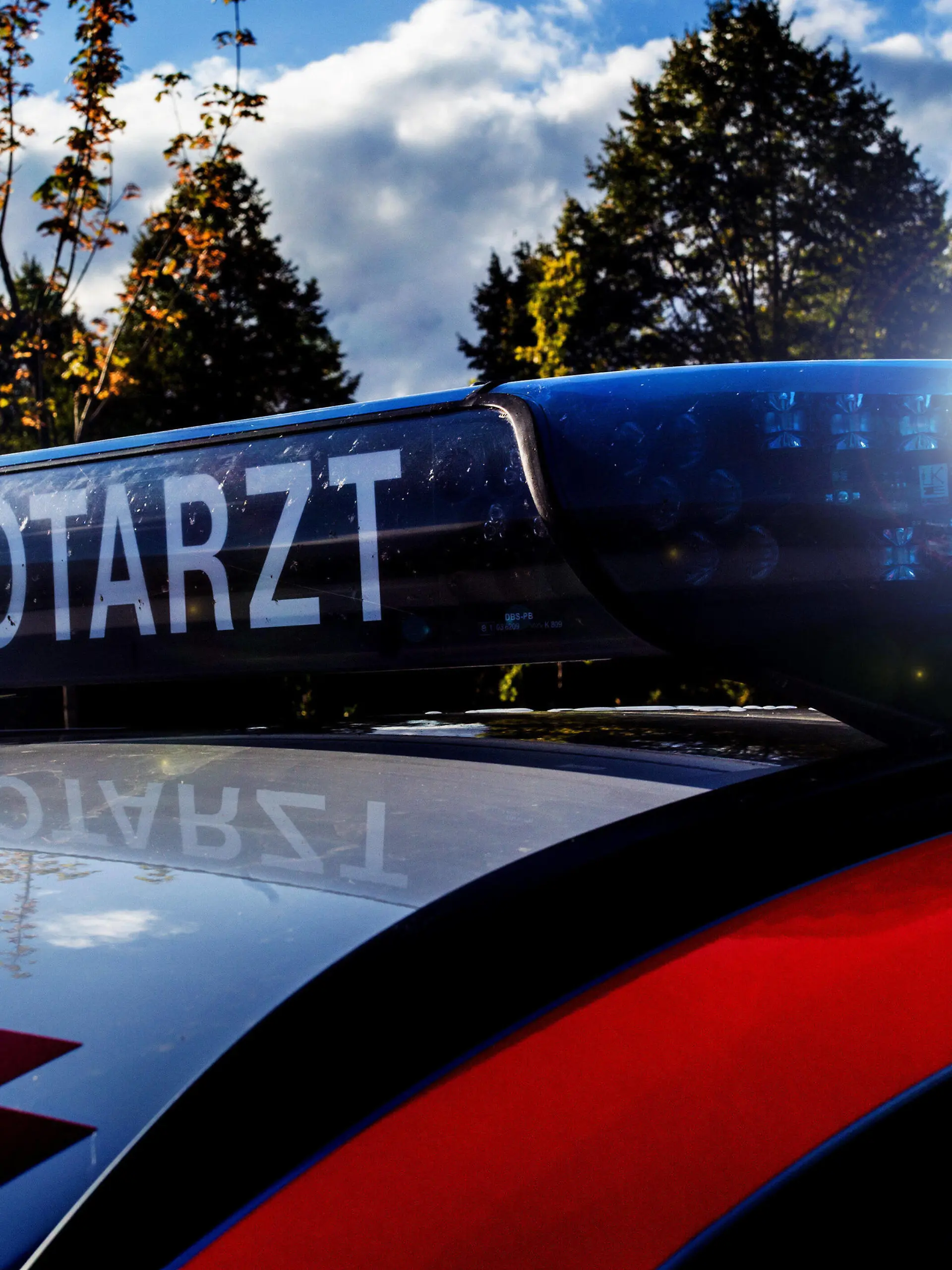 Tag der Verkehrssicherheit am 19. Juni Bamberg, Deutschland 28. April 2021: Einsatzfahrzeug von einem Notarzt mit Schriftzug und Blaulicht. Bayern *** Bamberg, Germany 28 April 2021 emergency vehicle of an emergency doctor with lettering and blue light Bavaria Copyright: xFotostandx/xK.xSchmittx