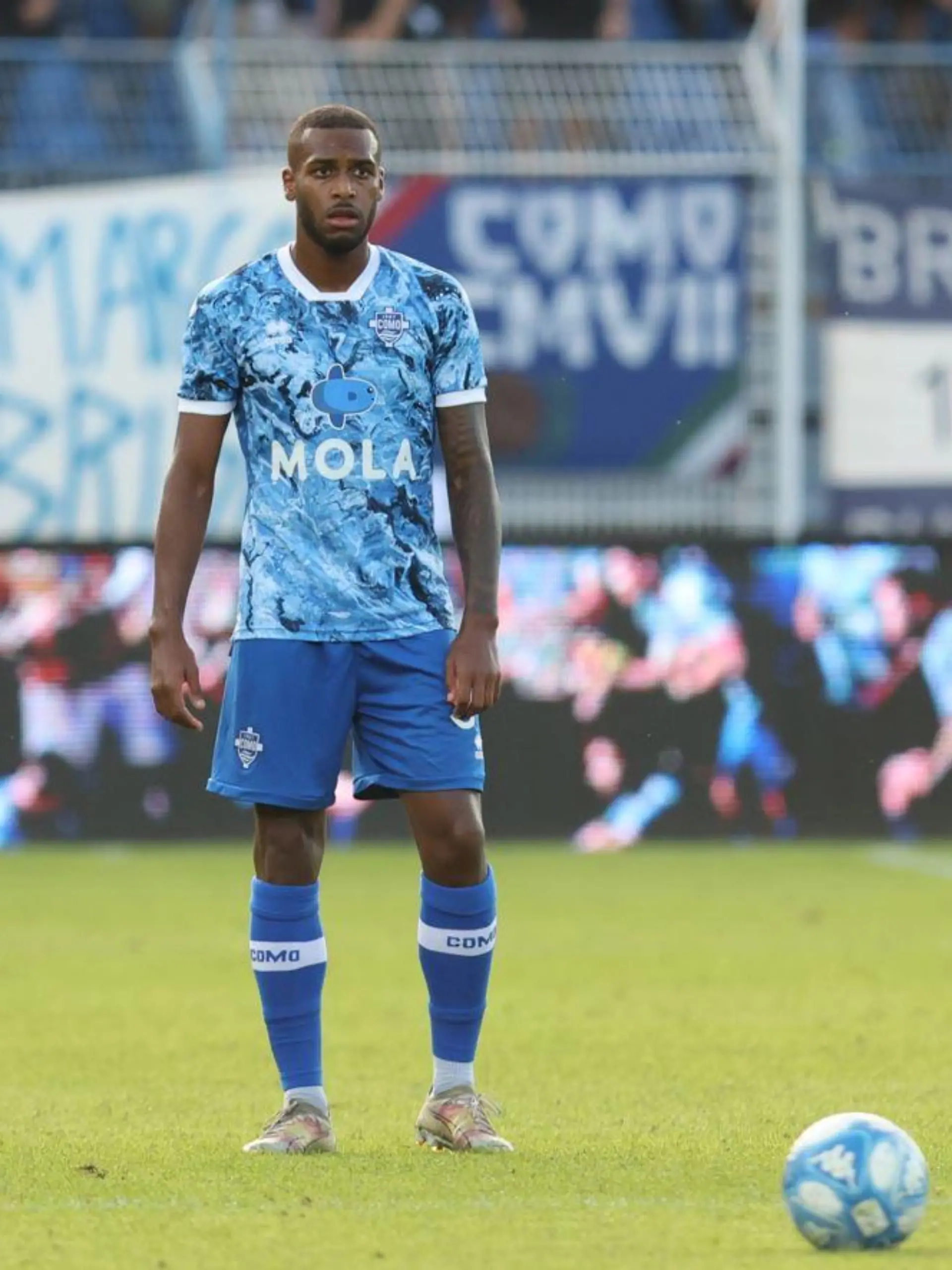 Marlon Mustapha im Trikot von Como 1907.