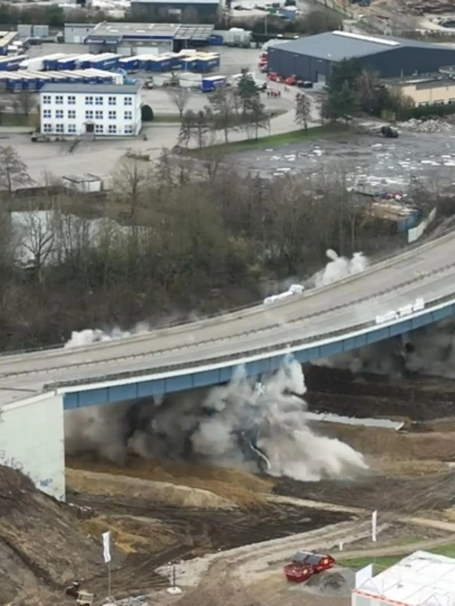 Bild zu: "Erfolgreiche Sprengung bei Aachen"
