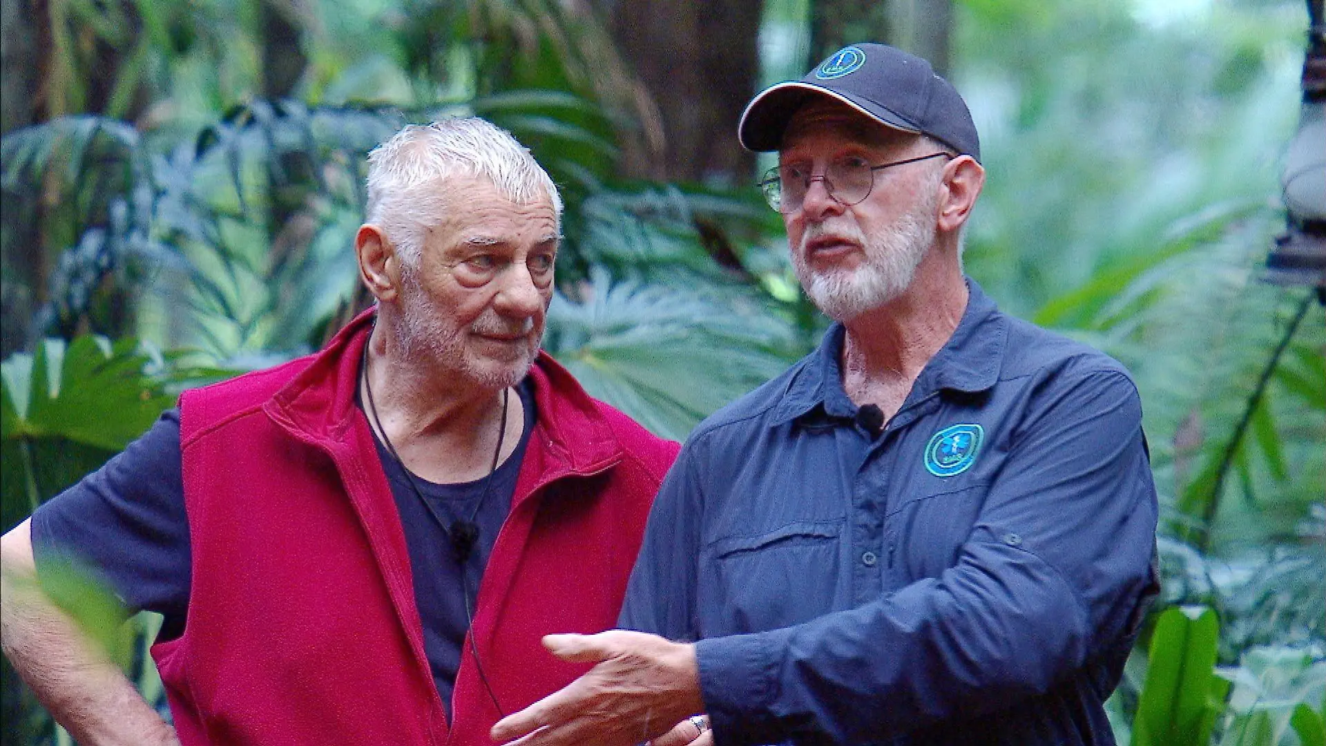 ACHTUNG: SPERRFRIST FÜR ALLE MEDIEN BIS ZUM SHOWENDE, DIENSTAG, 30.01.2024, 24:00 UHR !!! Tag 12 im Camp. Das Ärzte-Team hat entschieden, Heinz Hoenig vorsorglich aus dem Camp zu nehmen. In Begleitung von Dr. Bob betritt Heinz das Camp.
+++ Die Verwendung des sendungsbezogenen Materials ist nur mit dem Hinweis und Verlinkung auf RTL+ gestattet. +++