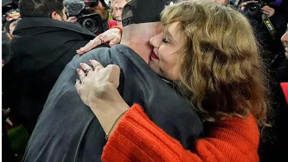 Freudentaumel! Taylor Swift umarmt ihren Travis Kelce am vergangenen Wochenende!