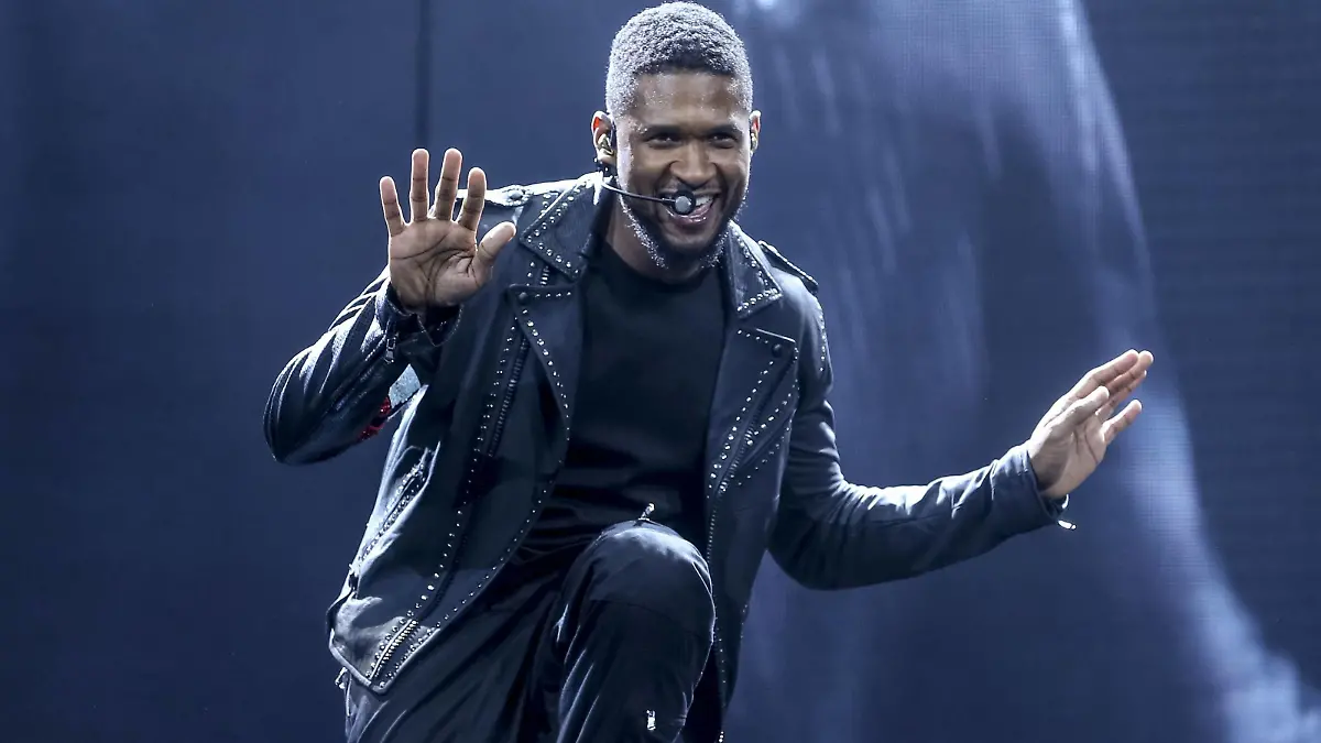 Nov. 2, 2014 - Toronto, ON, Canada - TORONTO, ON- NOVEMBER 2 Usher in concert Sunday night at the Air Canada Centre. November 2, 2014. David Cooper/Toronto Star PUBLICATIONxINxGERxSUIxAUTxONLY - ZUMAt14

Nov 2 2014 Toronto ON Canada Toronto ON November 2 Usher in Concert Sunday Night AT The Air Canada Centre November 2 2014 David Cooper Toronto Star PUBLICATIONxINxGERxSUIxAUTxONLY ZUMAt14
