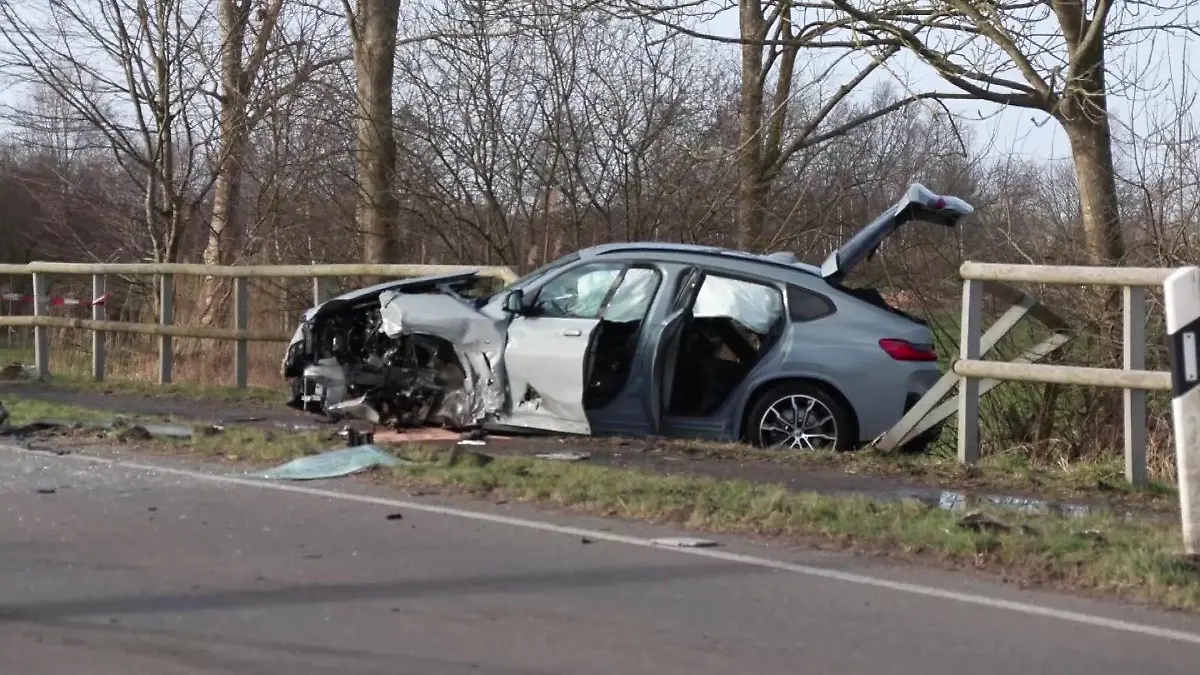 In diesem Wagen haben Mutter, Kind und Oma gesessen.