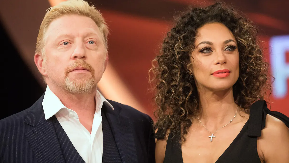 ARCHIV - 21.03.2017, Nordrhein-Westfalen, Hürth: Tennisstar Boris Becker und Ehefrau Lilly und stehen vor Beginn der Aufzeichnung der ARD-Quizsendung «Paarduell» im Studio. (zu dpa «Boris Becker distanziert sich von Noch-Ehefrau Lilly») Foto: Rolf Vennenbernd/dpa +++ dpa-Bildfunk +++