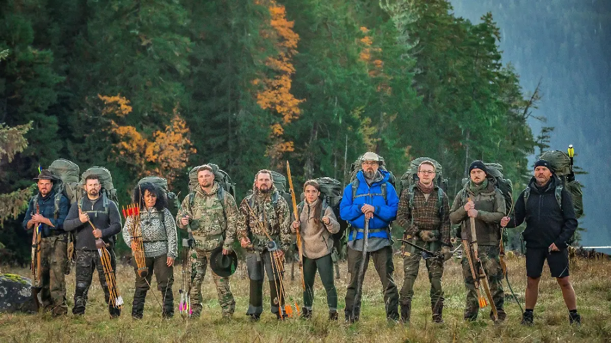 Die Kandidat:innen von"Alone - Überlebe die Wildnis": V.l.: David, Markus, Silvia, Martin, Christian, Nicole, Falk, Michael, Yannick und André



+++ Die Verwendung des sendungsbezogenen Materials ist nur mit dem Hinweis und Verlinkung auf RTL+ gestattet. +++