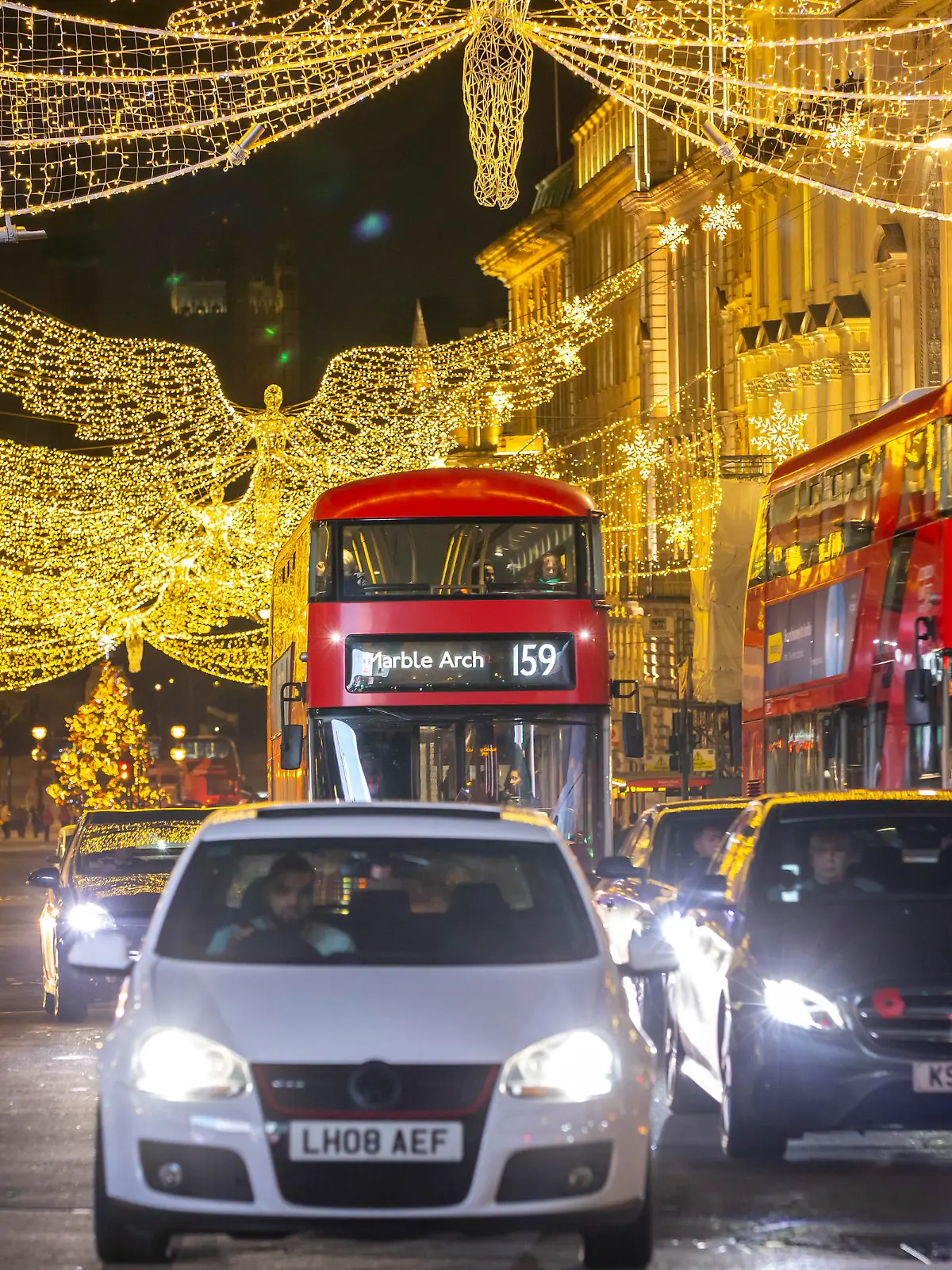 London, zur Weihnachtszeit, Einkaufsstrasse Regent Street, Lichtdekoration,