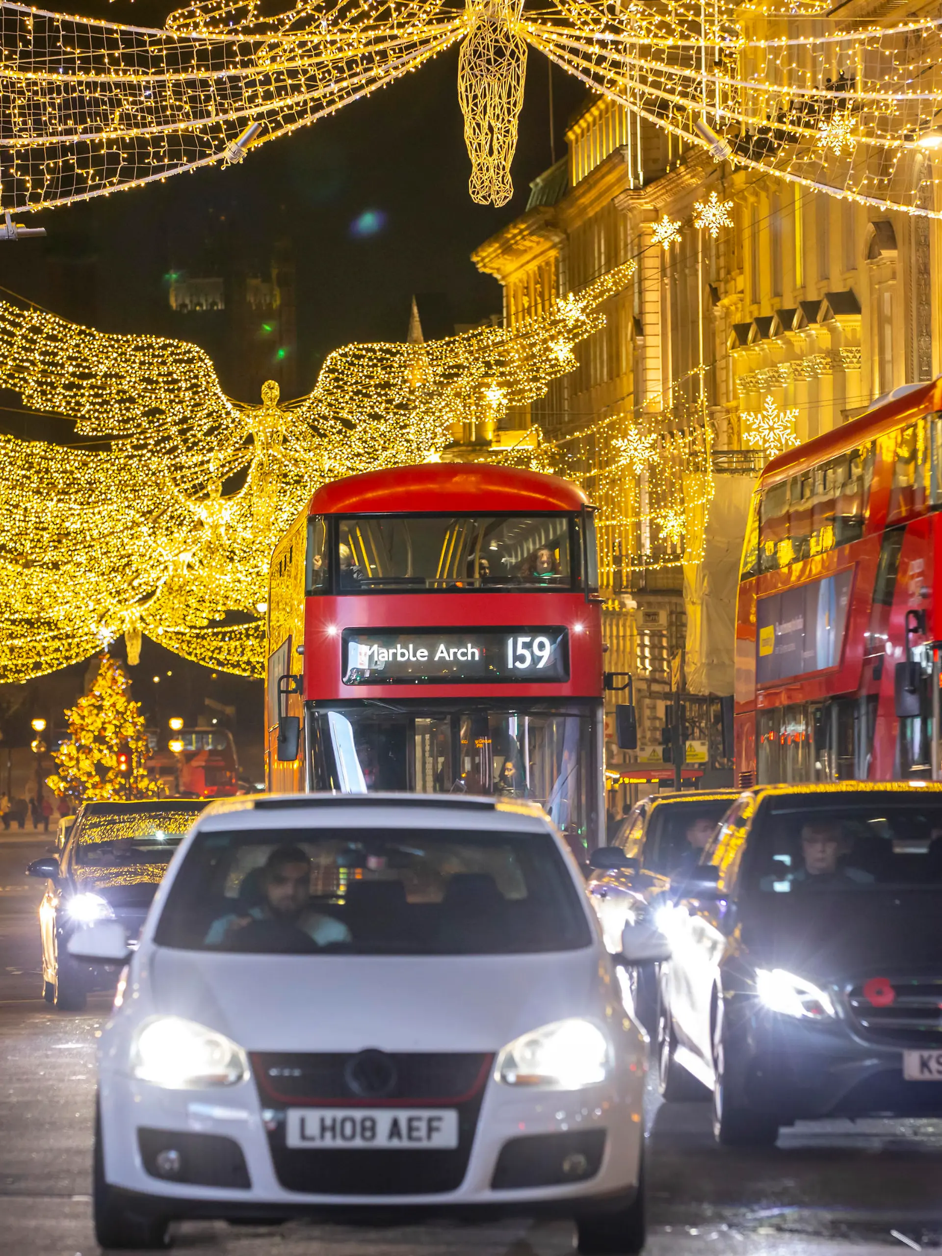 London, zur Weihnachtszeit, Einkaufsstrasse Regent Street, Lichtdekoration,