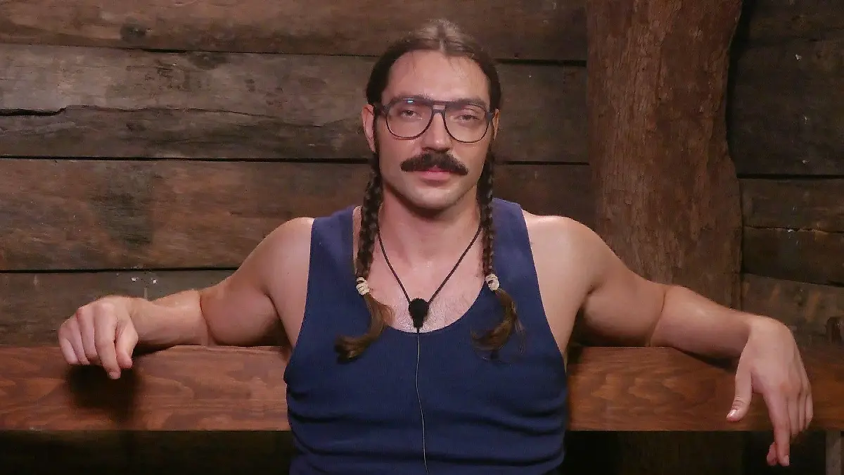 ACHTUNG: SPERRFRIST FÜR ALLE MEDIEN BIS ZUM SHOWENDE, DONNERSTAG, 01.02.2024, 24:00 UHR !!! Tag 14 im Camp. Fabio Knez ist genervt von Kims Gesprächsthemen: "Ich habe gar keine Lust auf dieses Leyla-Mike-Thema mit ihr zu besprechen. Ich bin Außenstehender, ich brauche mich da nicht einmischen. Ich weiß nicht, ob Mike auf Leyla oder ob Leyla auf Mike abfährt."
+++ Die Verwendung des sendungsbezogenen Materials ist nur mit dem Hinweis und Verlinkung auf RTL+ gestattet. +++