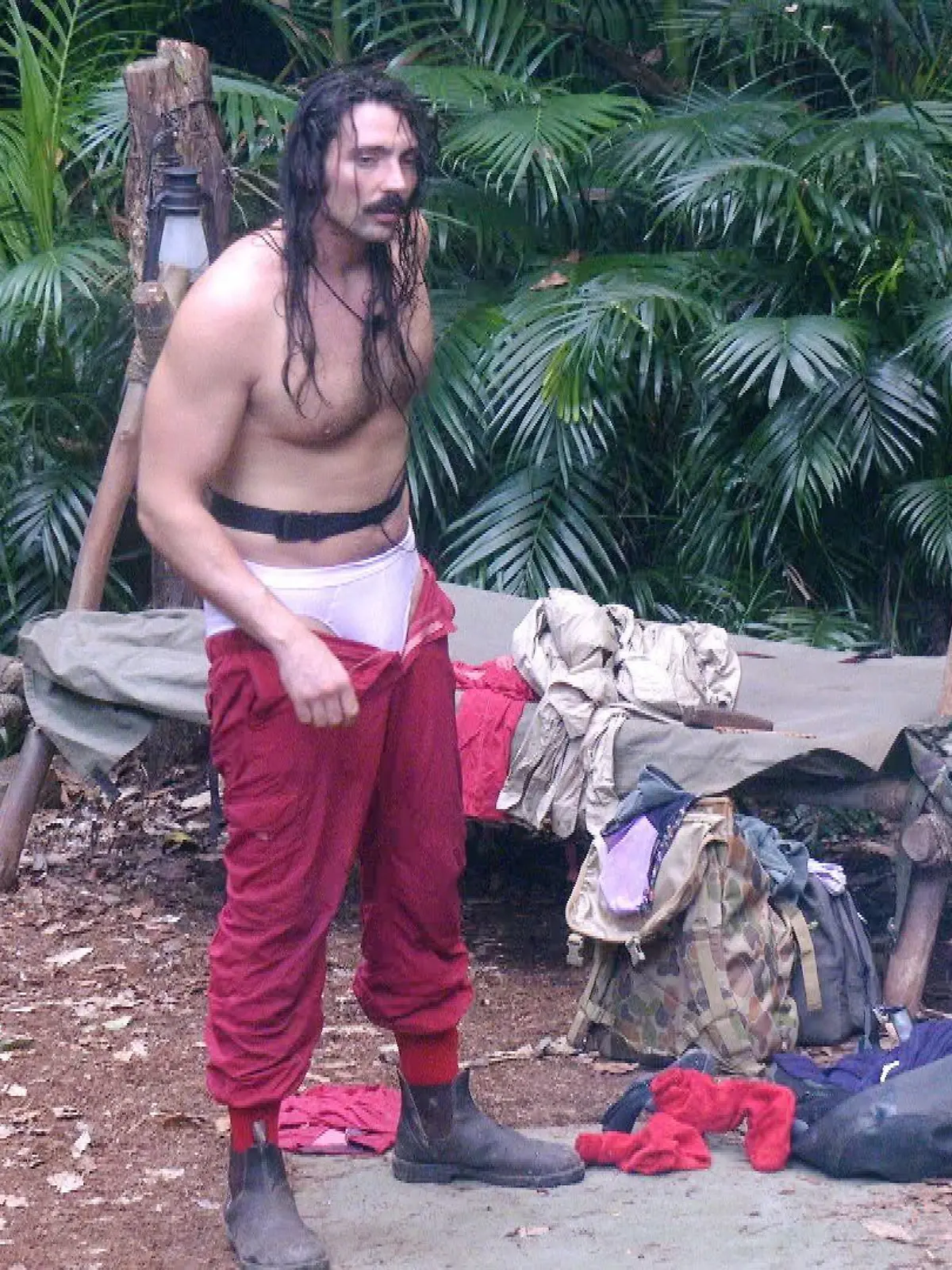 ACHTUNG: SPERRFRIST FÜR ALLE MEDIEN BIS ZUM SHOWENDE, SAMSTAG, 03.02.2024, 24:00 UHR !!!  Tag 16 im Camp. Der Dschungel hat bei Fabio Knez Spuren hinterlassen.

+++ Die Verwendung des sendungsbezogenen Materials ist nur mit dem Hinweis und Verlinkung auf RTL+ gestattet. +++