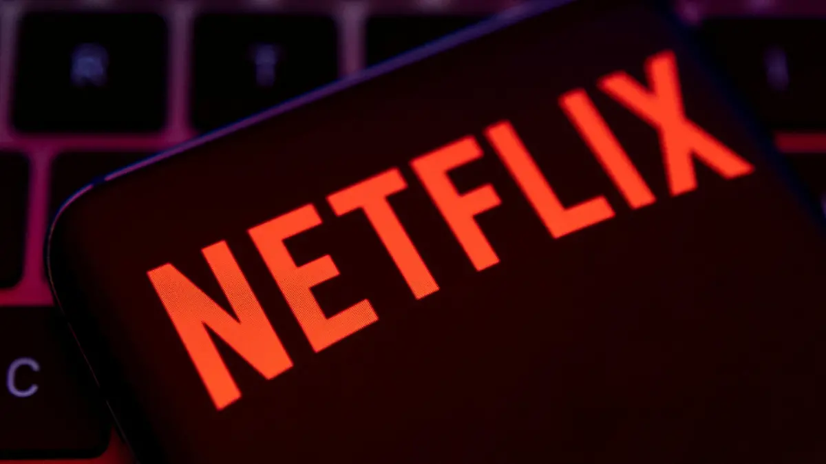 FILE PHOTO: Smartphone with Netflix logo is placed on a keyboard in this illustration taken April 19, 2022. REUTERS/Dado Ruvic/File Photo