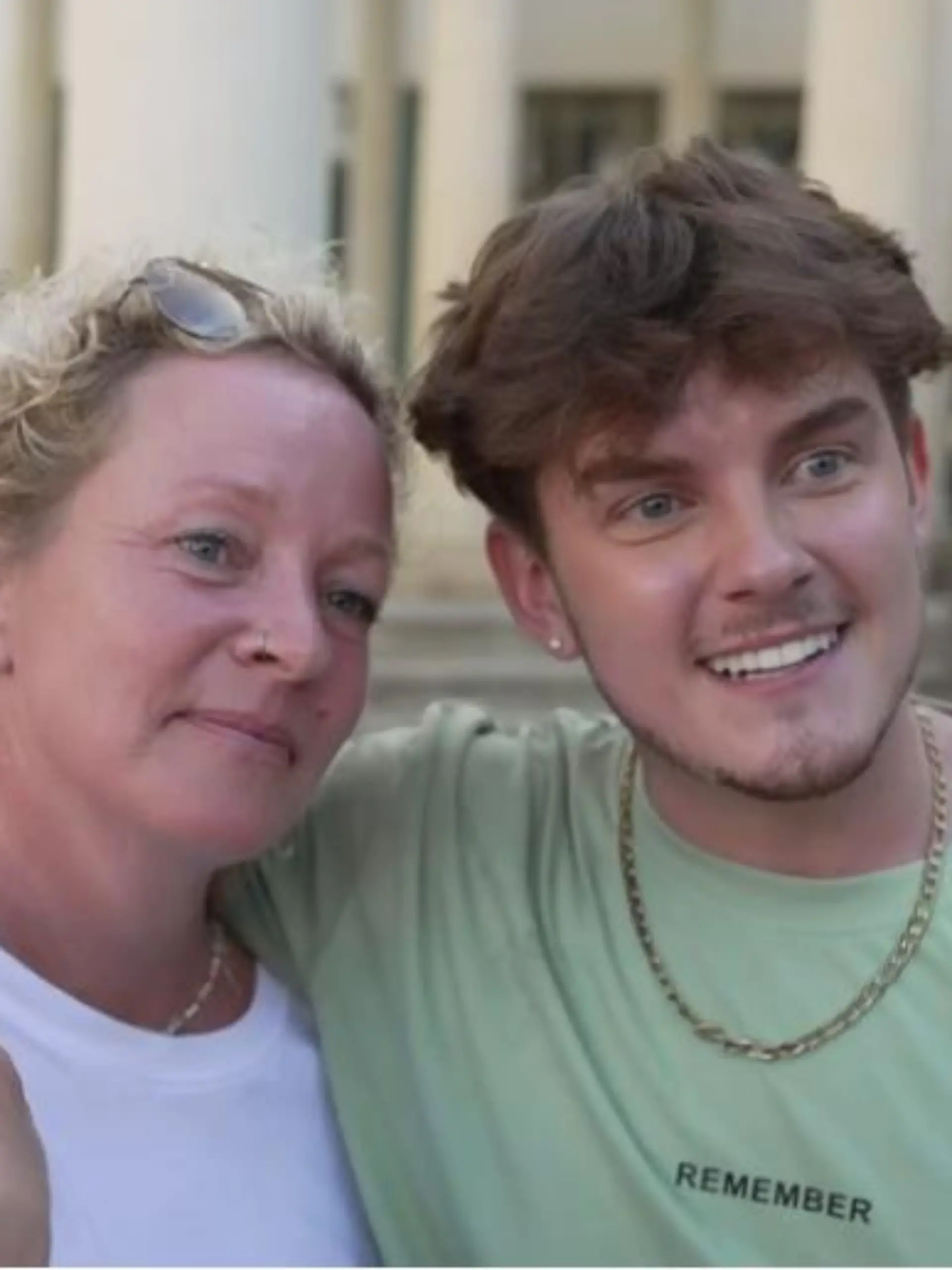 Mama Tina wünscht sich einen handyfreien Tag in der Woche. Macht Twenty4Tim jetzt wirklich eine Insta-Pause?