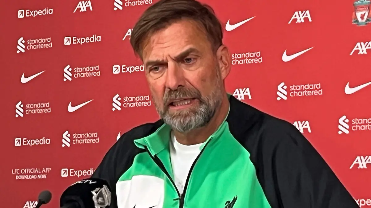 26.01.2024, Großbritannien, Liverpool: Jürgen Klopp, Trainer von FC Liverpool, spricht bei einer Pressekonferenz im AXA Training Centre. Jürgen Klopp gab bekannt, dass er am Ende dieser Saison als Trainer vom FC Liverpool zurücktreten wird. Foto: Carl Markham/PA Wire/dpa +++ dpa-Bildfunk +++