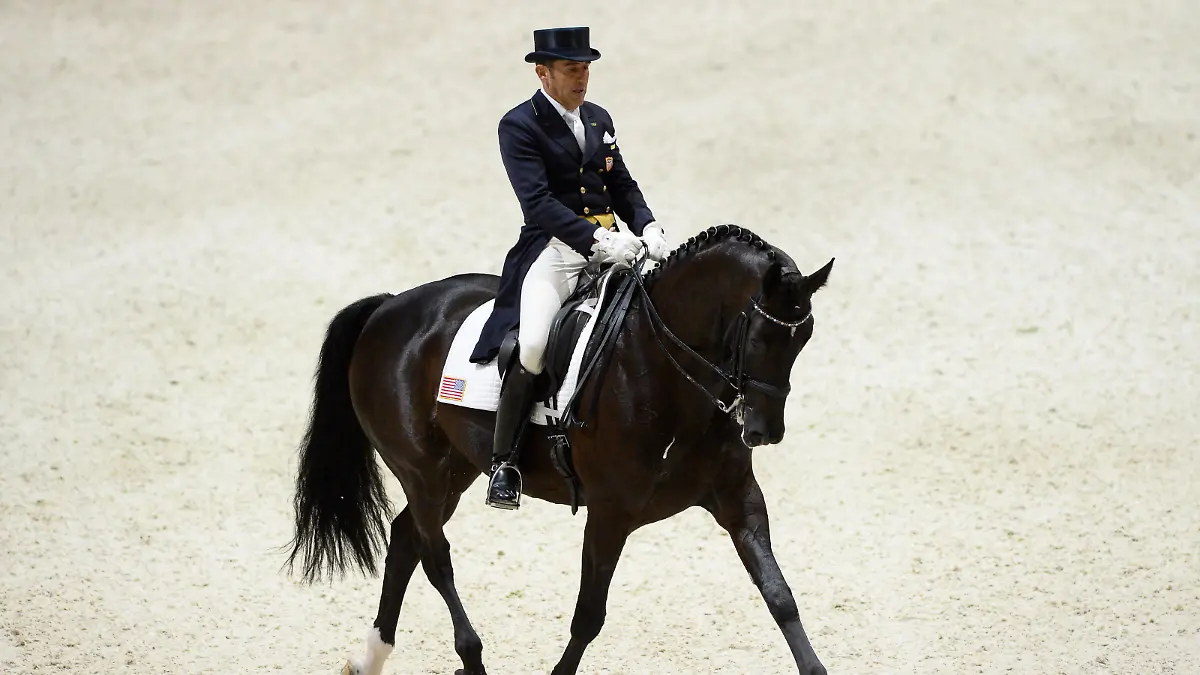 Cesar Parra of USA on Van The Man during the Reem Acra FEI World Cup Final II on April 20, 2014 at Eurexpo Hall in Lyon, France. Photo Christophe Bricot / DPPI