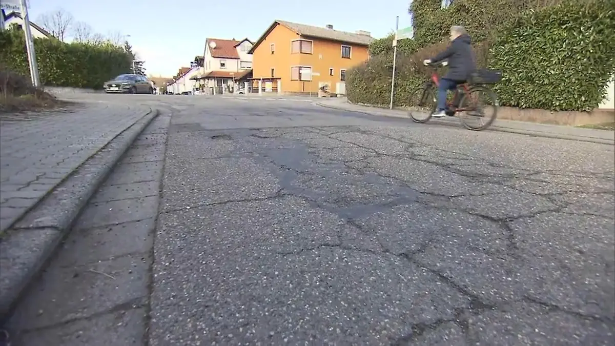 Stadt kassiert Sanierungsgebühr, doch nichts passiert 760.000 Euro einfach einbehalten