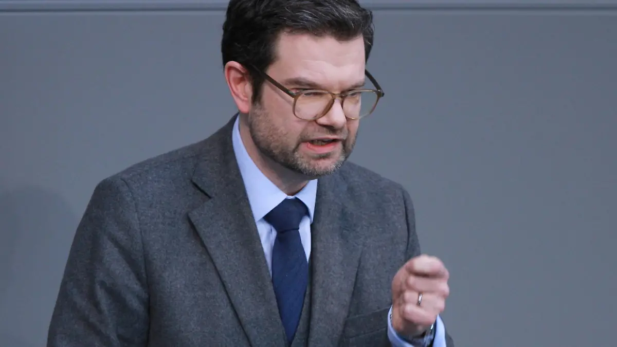 Berlin, Deutschland, 01.02.2024: Deutscher Bundestag: Haushaltswoche, 151. Sitzung: Bundesjustizminister Marco Buschmann, FDP, hält eine Rede *** Berlin, Germany, 01 02 2024 German Bundestag Budget week, 151st sitting Federal Minister of Justice Marco Buschmann, FDP, delivers a speech Copyright: xdtsxNachrichtenagenturx dts_30125