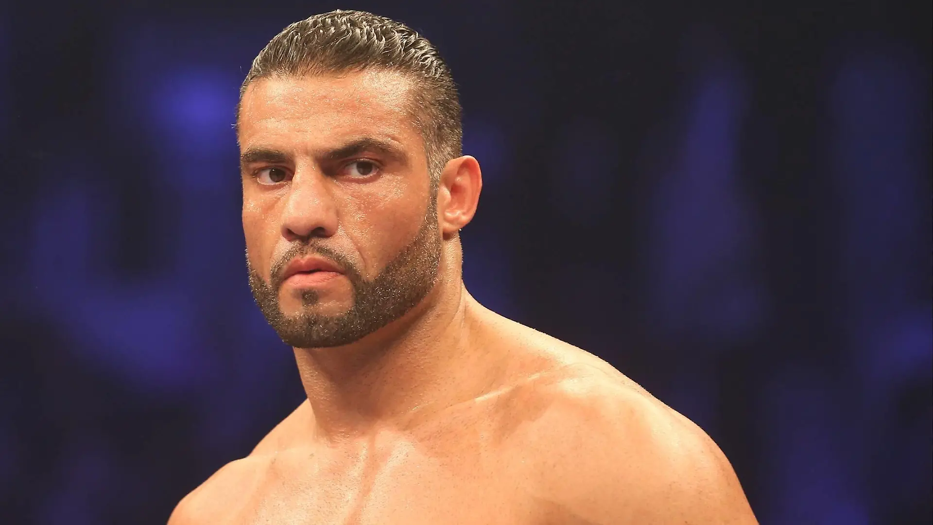 Boxen, WBA-Schwergewichts-Weltmeisterschaft 2017 Manuel Charr - Alexander Ustinov am 25.11.2017 in der König-Pilsener-Arena in Oberhausen Manuel Charr (Deutschland) *** Boxing WBA Heavyweight World Championship 2017 Manuel Charr Alexander Ustinov on 25 11 2017 in the King Pilsener Arena in Oberhausen Manuel Charr Germany MH