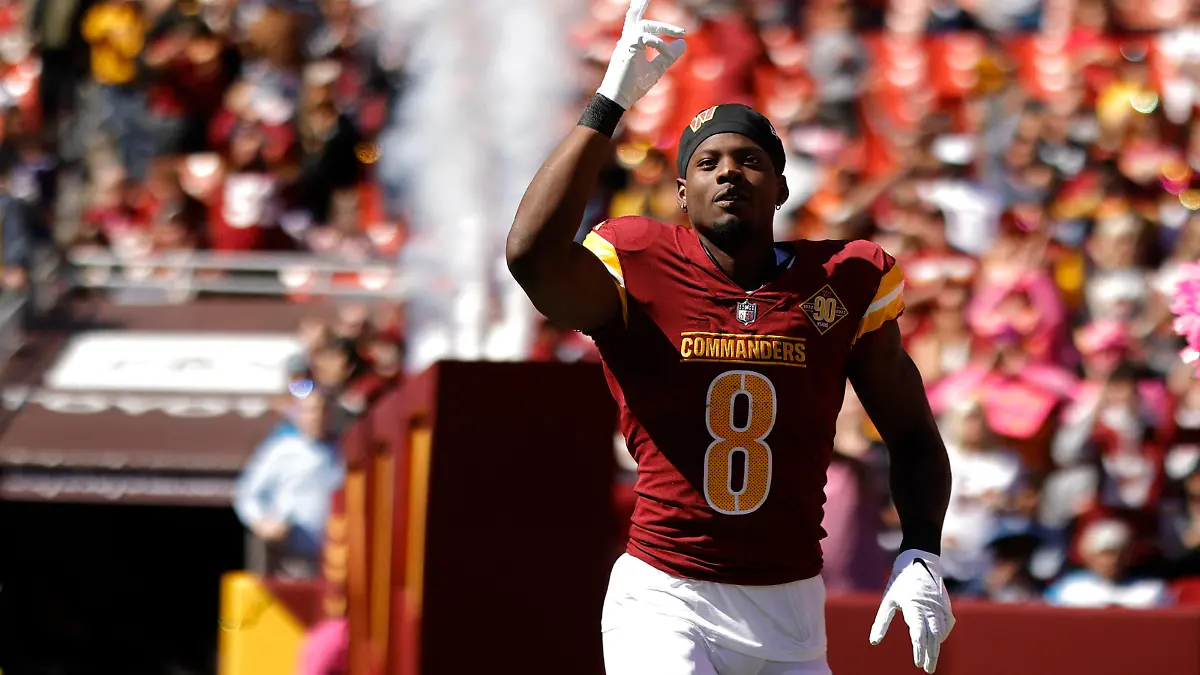Oct 9, 2022; Landover, Maryland, USA; Washington Commanders running back Brian Robinson (8) is introduced prior to the start of the Commanders' game against the Tennessee Titans at FedExField. Mandatory Credit: Geoff Burke-USA TODAY Sports