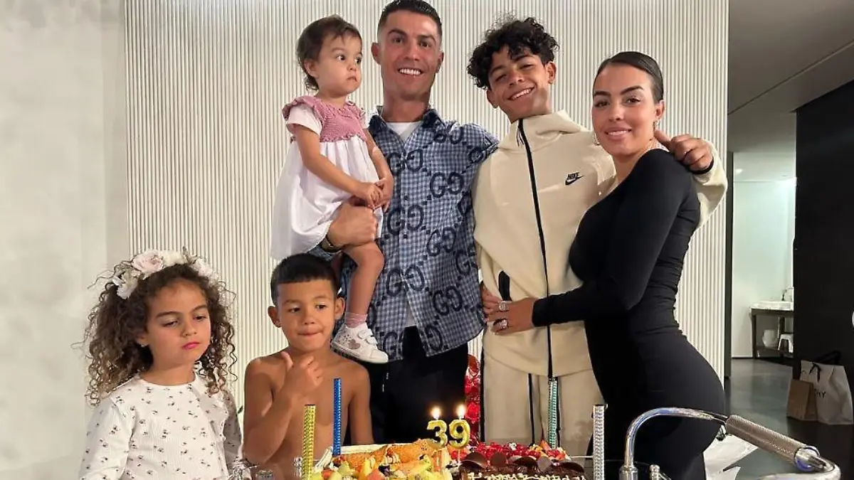 Cristiano Ronaldo feiert seinen 39. Geburtstag im kreise seiner Liebsten