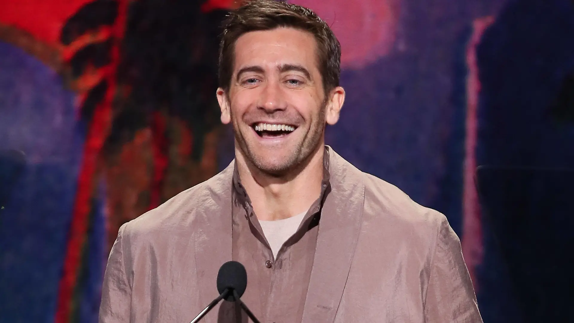 March 5, 2023, Beverly Hills, CA, USA: Jake Gyllenhaal speaks onstage during the 37th American Society of Cinematographers Awards at the Beverly Hilton on March 5, 2023 in Beverly Hills, California. Beverly Hills USA - ZUMAs181 20230305_zea_s181_045 Copyright: xMoloshokxPhotographyx