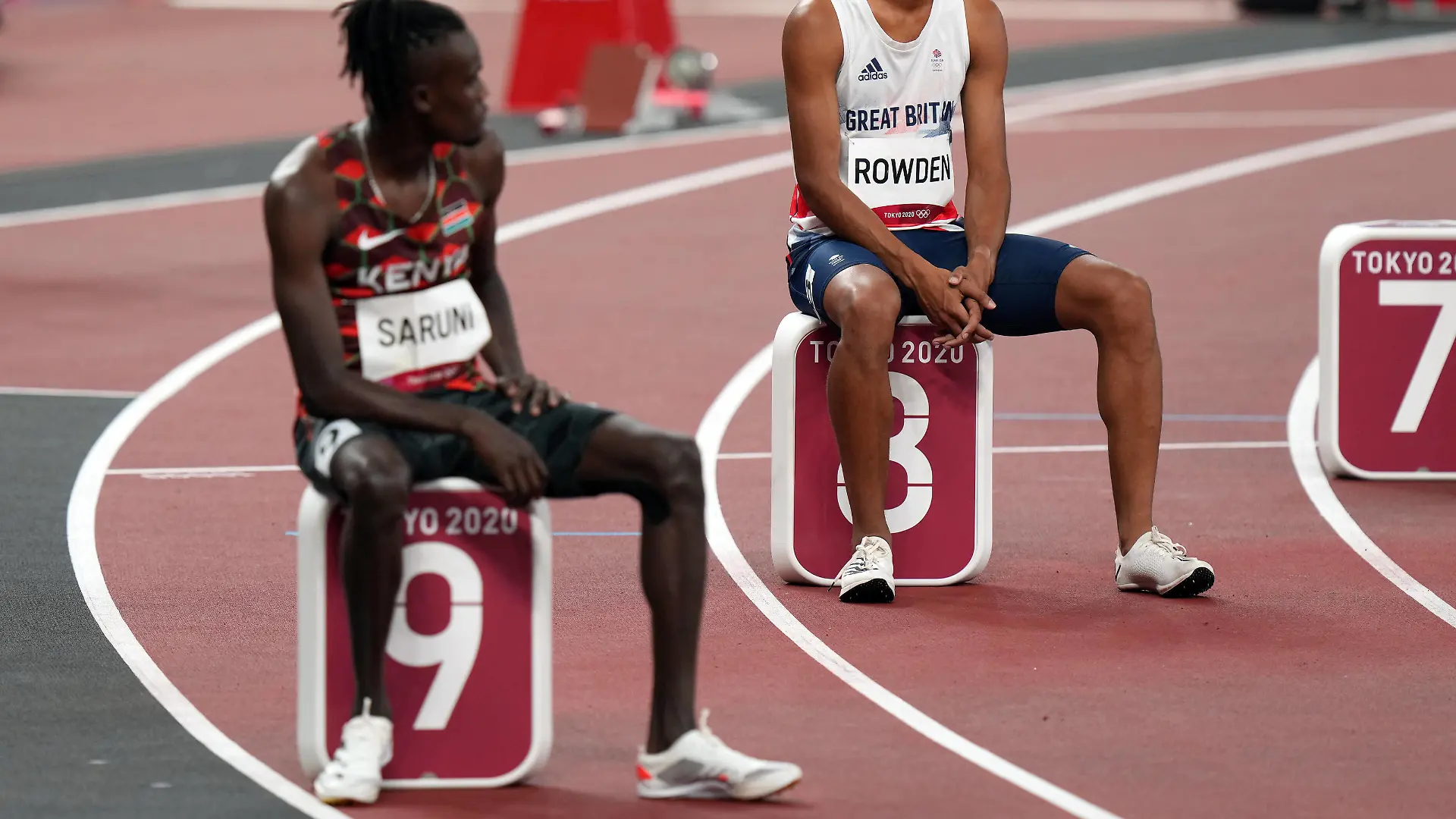 1st August 2021 Olympic Stadium, Tokyo, Japan: Tokyo 2020 Olympic summer games day 9 Mens 800m semi-finals, ROWDEN Daniel GBR and SARUNI Michael KEN await starters orders in semi-final 2 PUBLICATIONxNOTxINxUK ActionPlus12311061 ChrisxCooper