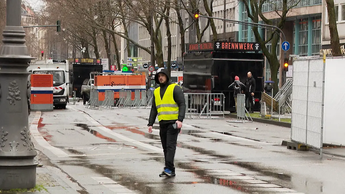 Vorbereitungen für Karneval in der Domstadt