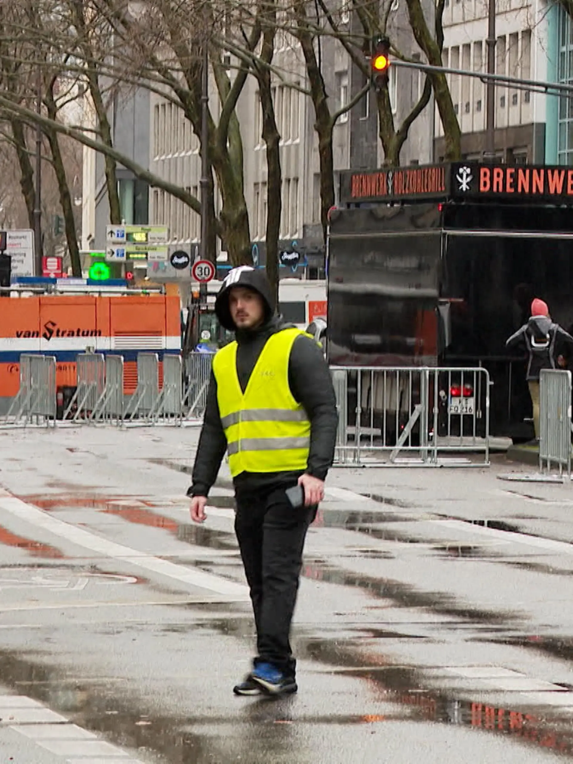 Vorbereitungen für Karneval in der Domstadt