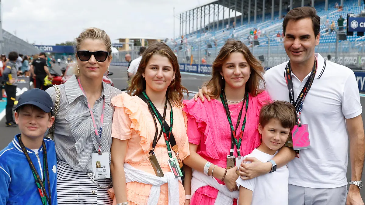 Formula 1 2023: Miami GP MIAMI INTERNATIONAL AUTODROME, UNITED STATES OF AMERICA - MAY 07: Roger federer with wife Mirka Federer and children Myla Federer, Charlene Federer, Leo Federer and Lenny Federer for Pirelli Hot Laps during the Miami GP at Miami International Autodrome on Sunday May 07, 2023 in Miami, United States of America. Photo by Alexander Trienitz / Motorsport.com ort.com PUBLICATIONxINxGERxSUIxAUTxHUNxONLY GP2305_10311007-05-2023-F1-MIA-GP-AT-0982