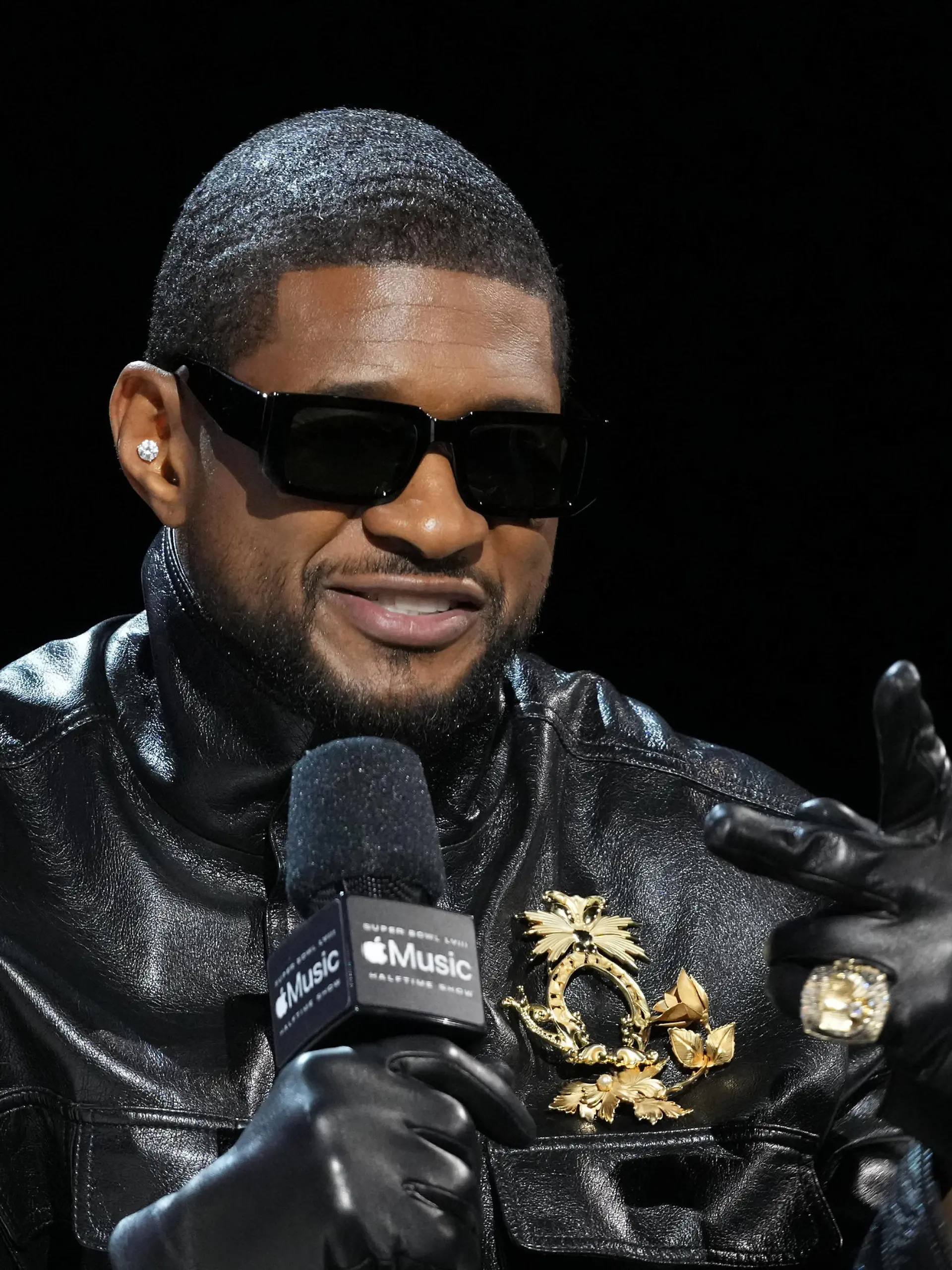 NFL: Super Bowl LVIII Pregame and Halftime Show Press Conference Feb 8, 2024 Las Vegas, NV, USA Recording artist Usher during the Super Bowl LVIII pregame and halftime show press conference at the Mandalay Bay Convention Center. Las Vegas NV USA, EDITORIAL USE ONLY PUBLICATIONxINxGERxSUIxAUTxONLY Copyright: xKylexTeradax 1040247177st