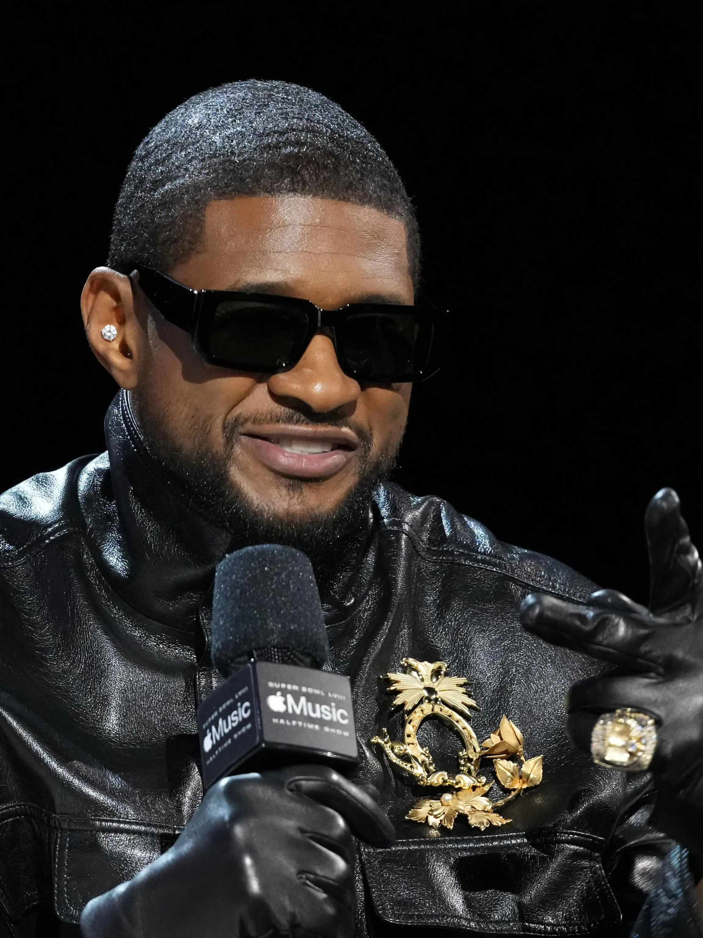 NFL: Super Bowl LVIII Pregame and Halftime Show Press Conference Feb 8, 2024 Las Vegas, NV, USA Recording artist Usher during the Super Bowl LVIII pregame and halftime show press conference at the Mandalay Bay Convention Center. Las Vegas NV USA, EDITORIAL USE ONLY PUBLICATIONxINxGERxSUIxAUTxONLY Copyright: xKylexTeradax 1040247177st