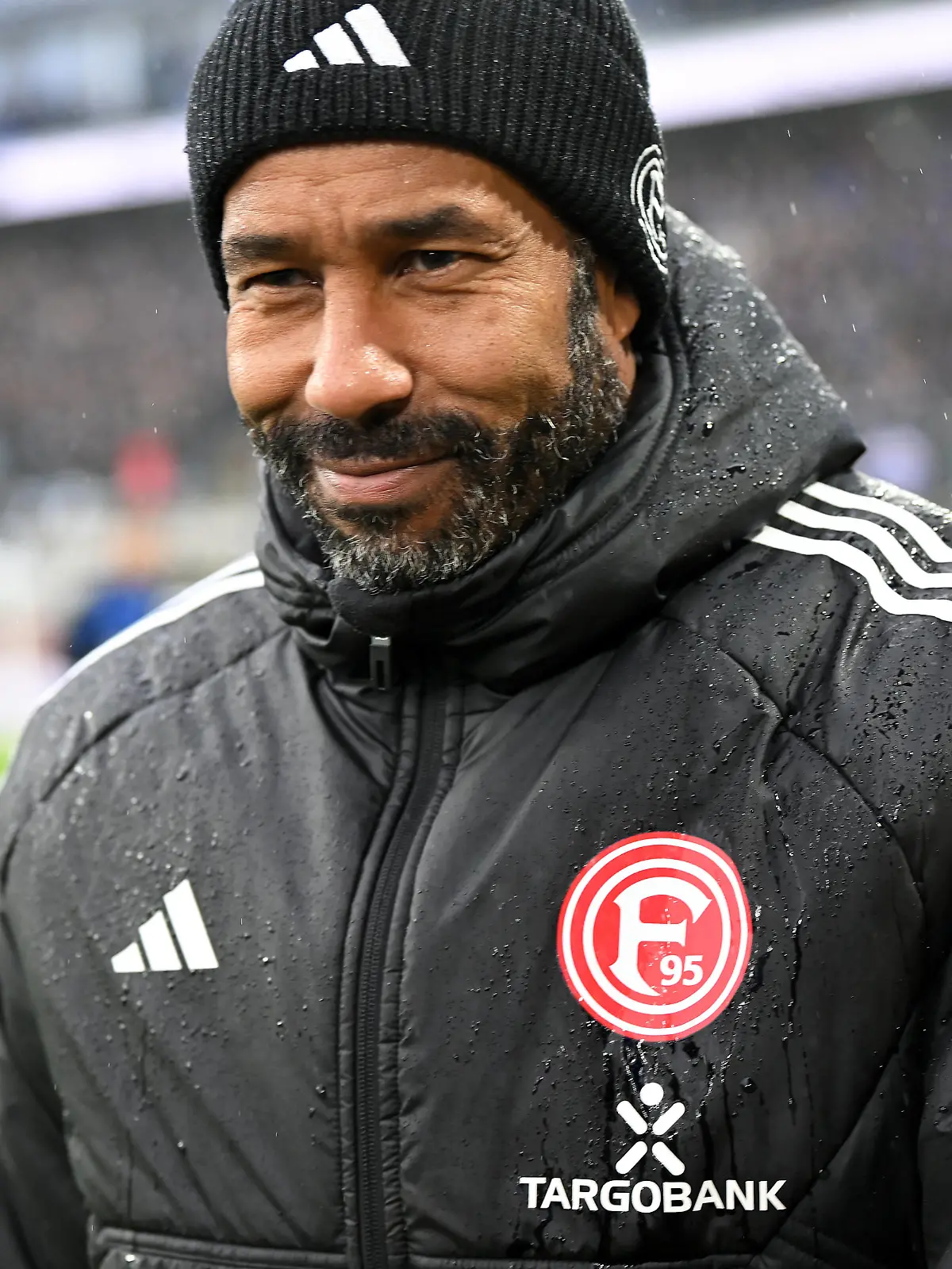 Paderborn, Home Deluxe Arena, 04.02.24, GER, Herren, 2.Bundesliga, Saison 2023-2024, SC Paderborn 07 - Fortuna Duesseldorf Bild: Trainer Daniel THIOUNE Duesseldorf Only for editorial use DFL regulations prohibit any use of photographs as image sequences and/or quasi-video. NRW Deutschland *** Paderborn, Home Deluxe Arena, 04 02 24, GER, Herren, 2 Bundesliga, Saison 2023 2024, SC Paderborn 07 Fortuna Duesseldorf Bild Trainer Daniel THIOUNE Duesseldorf Only for editorial use DFL regulations prohibit any use of photographs as image sequences and or quasi video NRW Germany