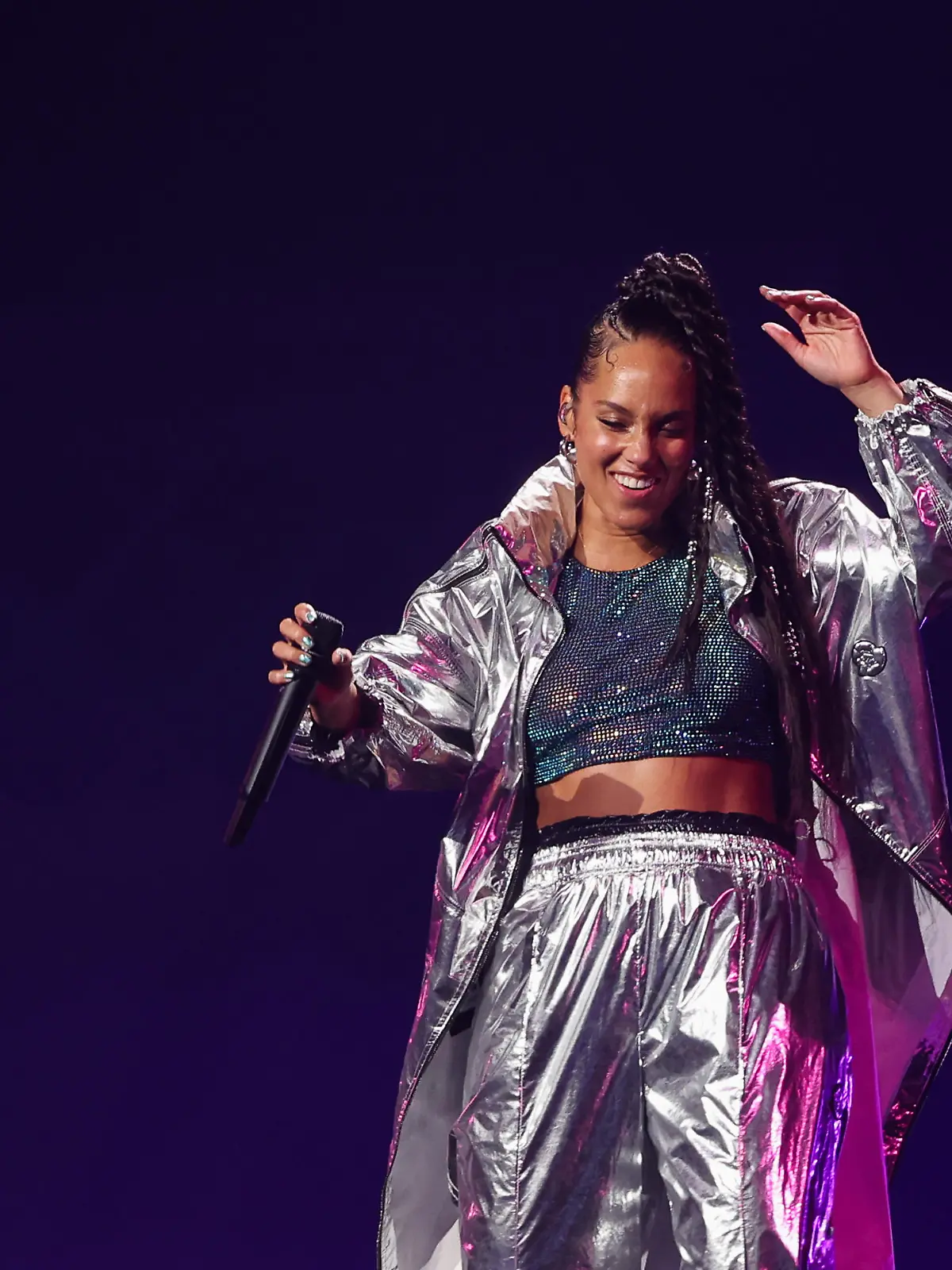Alicia performs at the "Art of Genius" debut event from Moncler and brings out UK rapper Little Simz to share the stage with her. Alicia takes to the stage wearing a silver baggy suit.
Pictured: Alicia Keys
Ref: SPL5524139 200223 NON-EXCLUSIVE
Picture by: SplashNews.com


World Rights, 
