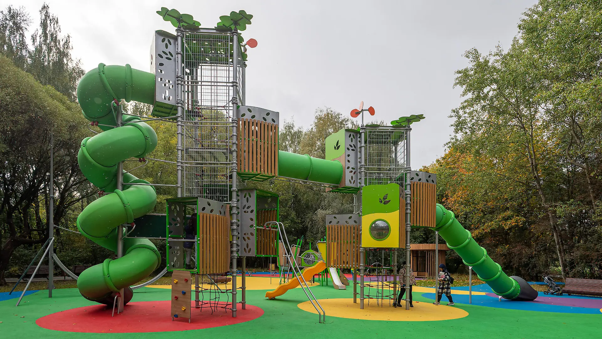 Moscow. The playground in the Pokrovskoye-Streshnevo park.