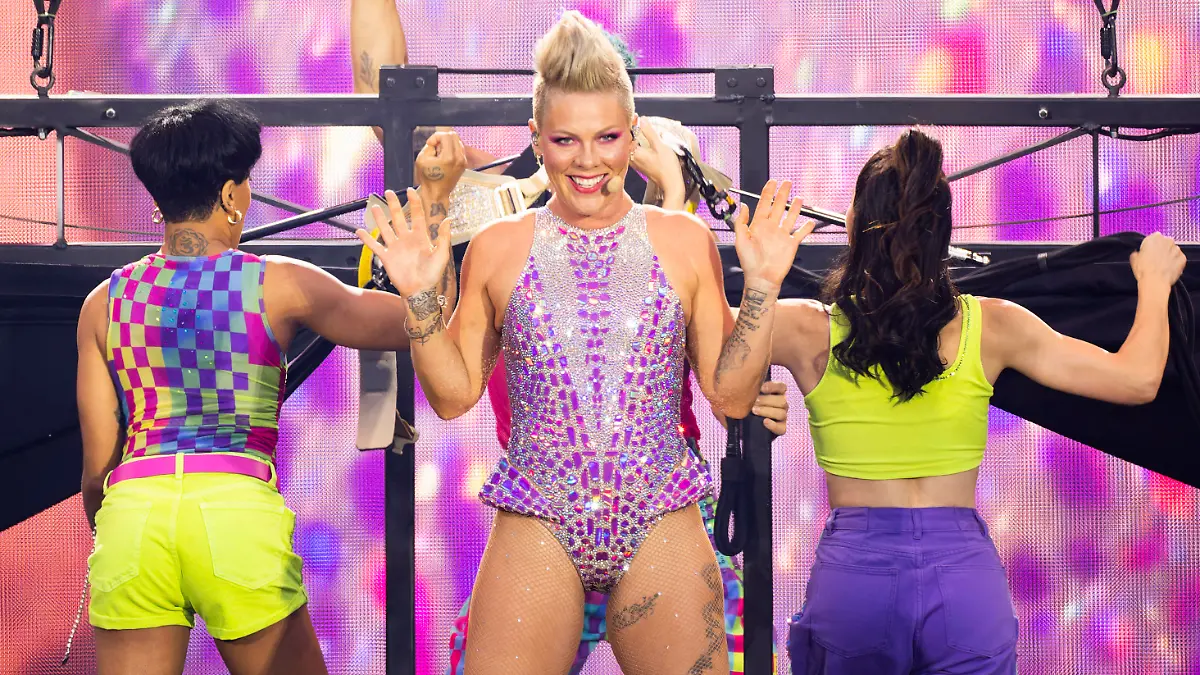 Pink performs at University of Bolton Stadium Pink performs on the opening night of her Summer Carnival Tour at University of Bolton Stadium, Bolton, England, 7th June 2023, Credit:Mike Gray / Avalon PUBLICATIONxNOTxINxUKxFRAxUSA Copyright: xMikexGrayx/xAvalonx 0782050356