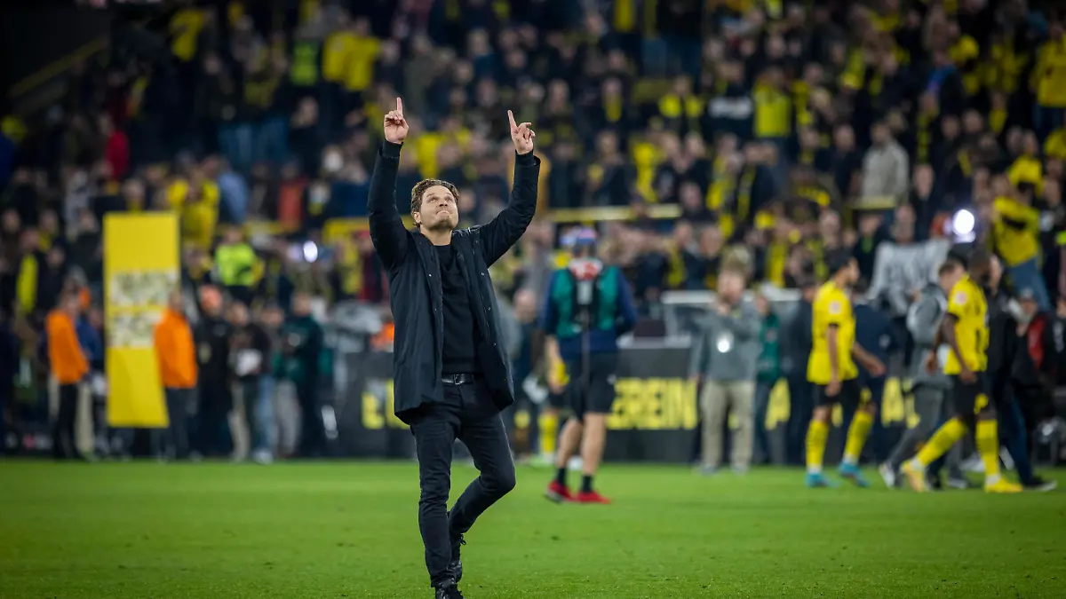  Dortmund, 08.10.2022 Schlussjubel: Trainer Edin Terzic BVB Borussia Dortmund - Bayern München Fussball Saison 2022/23 Foto: Moritz Müller *** Dortmund, 08 10 2022 final cheer coach Edin Terzic BVB Borussia Dortmund Bayern Munich football season 2022 23 Photo Moritz Müller
