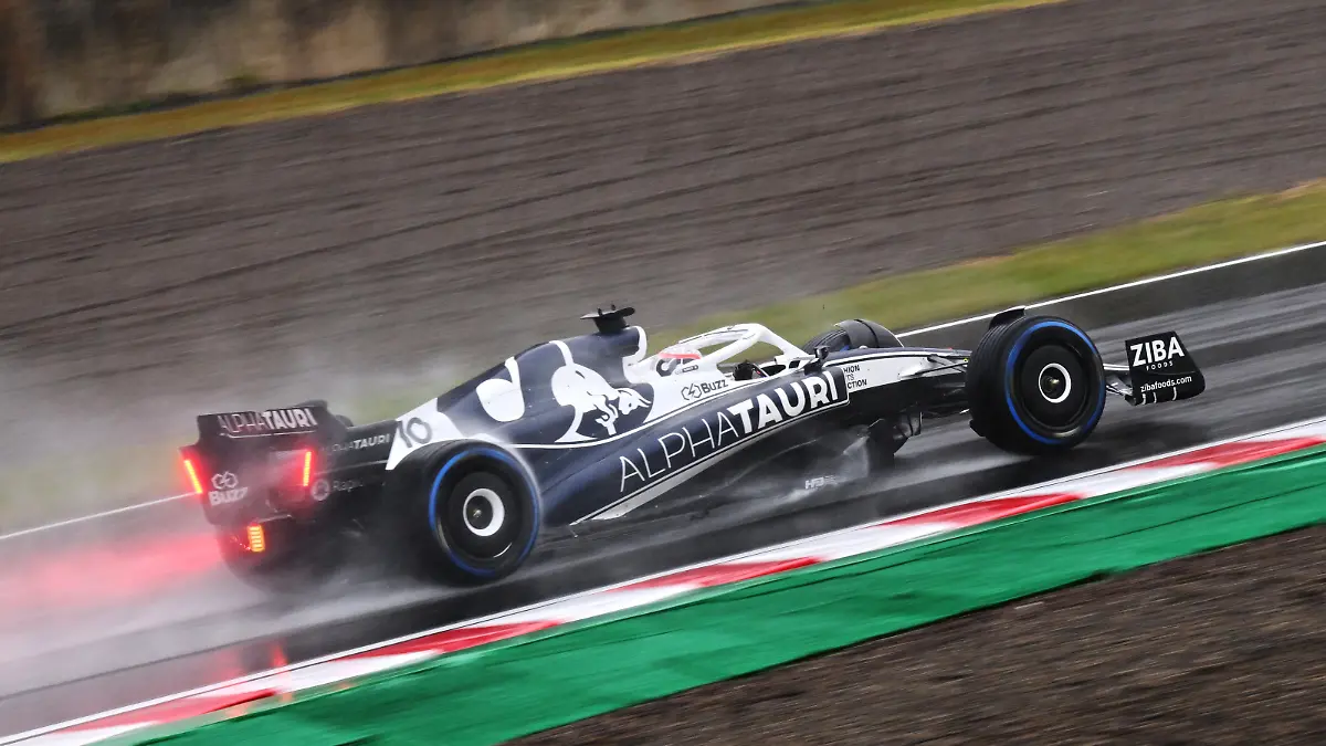 SUZUKA, JAPAN - OCTOBER 09: Pierre Gasly of France driving the (10) Scuderia AlphaTauri AT03 on track during the F1 Grand Prix of Japan at Suzuka International Racing Course on October 09, 2022 in Suzuka, Japan. (Photo by Clive Mason/Getty Images)