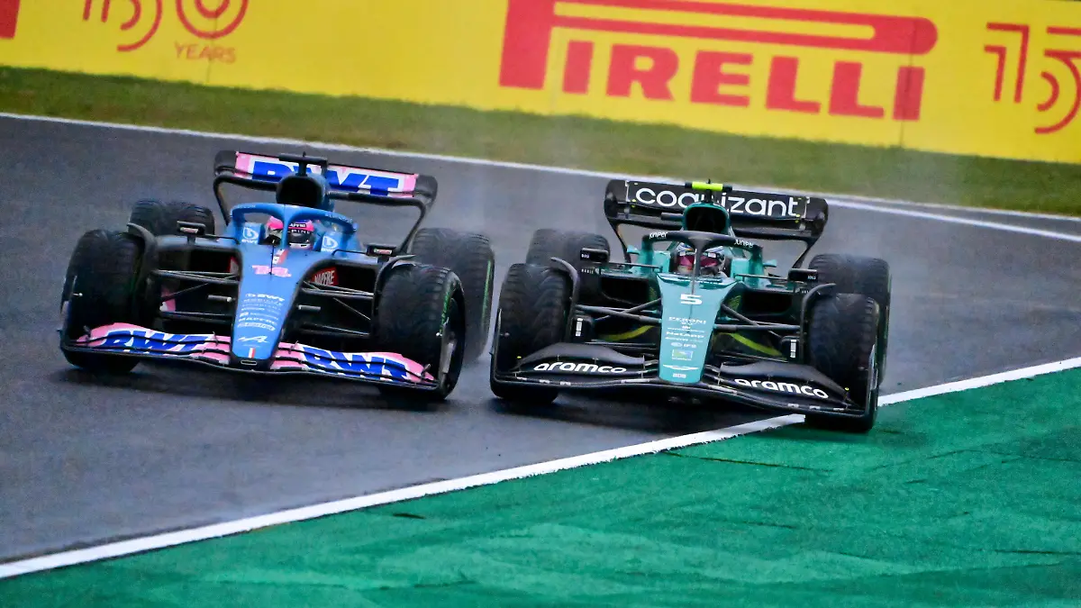 14 Fernando Alonso ESP, BWT Alpine F1 Team, 5 Sebastian Vettel DEU, Aston Martin Aramco Cognizant F1 Team, F1 Grand Prix of Japan at Suzuka International Racing Course on October 9, 2022 in Suzuka, Japan. Photo by HOCH ZWEI Suzuka Japan *** 14 Fernando Alonso ESP, BWT Alpine F1 Team , 5 Sebastian Vettel DEU, Aston Martin Aramco Cognizant F1 Team , F1 Grand Prix of Japan at Suzuka International Racing Course on October 9, 2022 in Suzuka, Japan Photo by HOCH ZWEI Suzuka Japan
