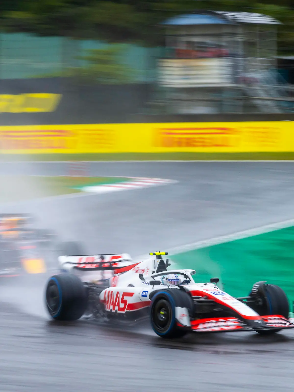  Formula 1 2022: Japanese GP SUZUKA, JAPAN - OCTOBER 09: Mick Schumacher, Haas VF-22 , leads Sergio Perez, Red Bull Racing RB18 during the Japanese GP at Suzuka on Sunday October 09, 2022 in Suzuka, Japan. Photo by Sam Bloxham / LAT Images Images PUBLICATIONxINxGERxSUIxAUTxHUNxONLY GP2218_072920_V6A5579