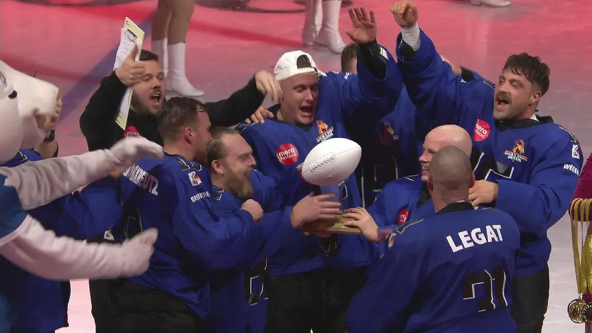 Die "Westside Wessis" holen sich die Trophäe!