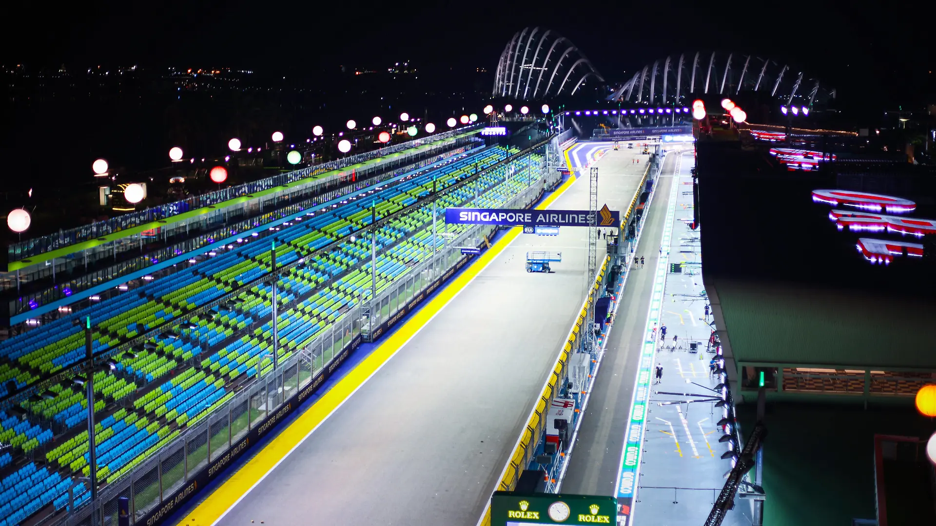 illustration main straight at night during the Formula 1 Singapore Airlines Singapore Grand Prix 2022, 17th round of the 2022 FIA Formula One World Championship, WM, Weltmeisterschaft from September 30 to October 02, 2022 on the Marina Bay Street Circuit, in Singapore - F1 - SINGAPORE GRAND PRIX 2022 DPPI/Panoramic PUBLICATIONxNOTxINxFRAxITAxBEL 00122039_AV6_1644