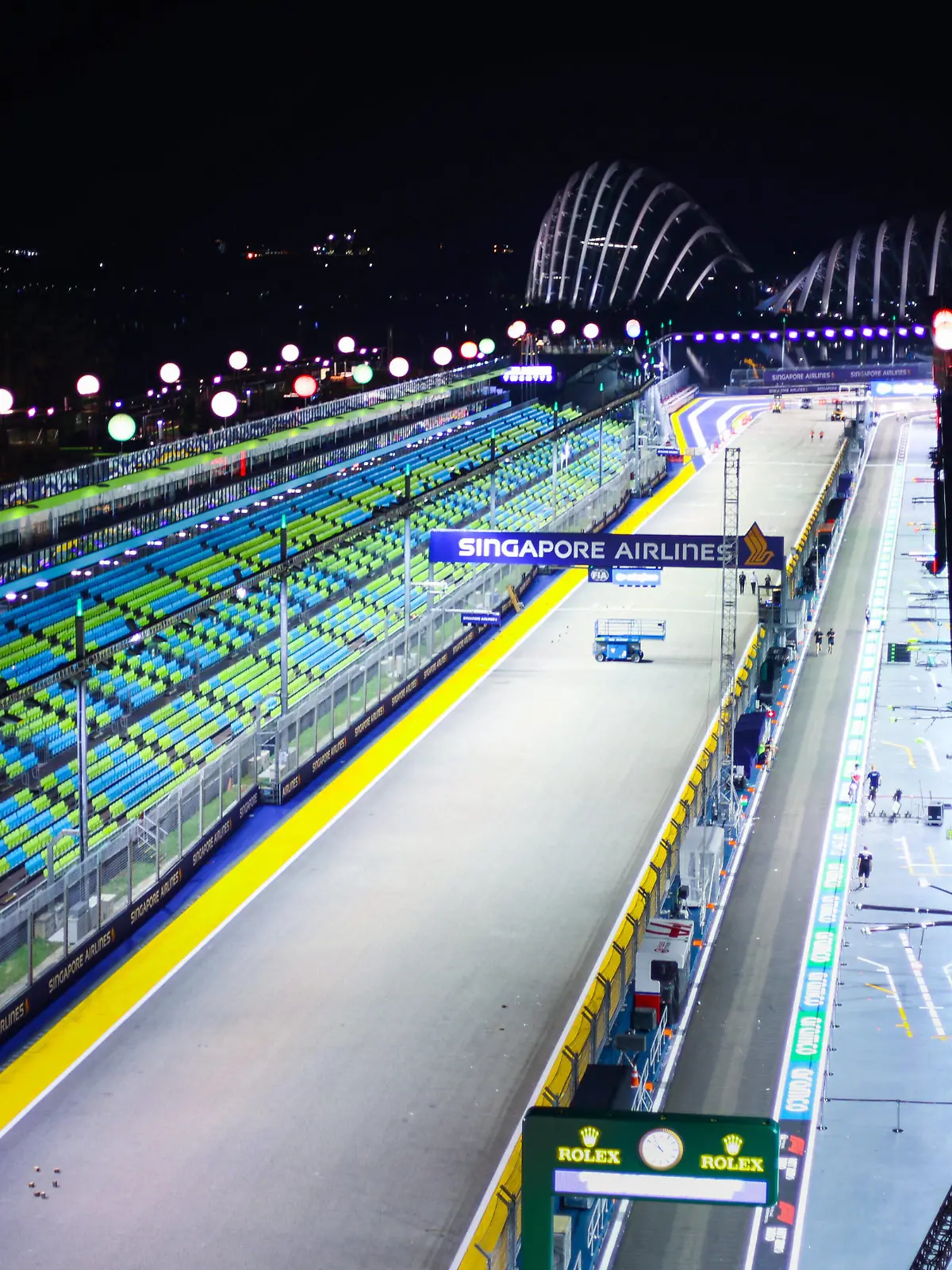 illustration main straight at night during the Formula 1 Singapore Airlines Singapore Grand Prix 2022, 17th round of the 2022 FIA Formula One World Championship, WM, Weltmeisterschaft from September 30 to October 02, 2022 on the Marina Bay Street Circuit, in Singapore - F1 - SINGAPORE GRAND PRIX 2022 DPPI/Panoramic PUBLICATIONxNOTxINxFRAxITAxBEL 00122039_AV6_1644 