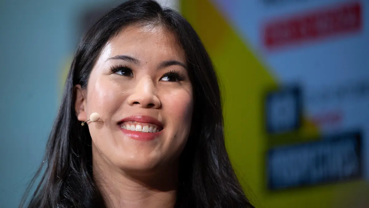 ARCHIV - 25.10.2021, Bayern, München: Mai Thi Nguyen-Kim, Wissenschaftsjournalistin, nimmt an der Eröffnung der 35. Medientage München teil. Unter dem Motto «New Perspectives» finden vom 25. - 29.10.2021 im Isarforum die 35. Medientagen statt. (zu dpa: «Wissenschaftsjournalistin Nguyen-Kim deutet politisches Engagement an») Foto: Sven Hoppe/dpa +++ dpa-Bildfunk +++