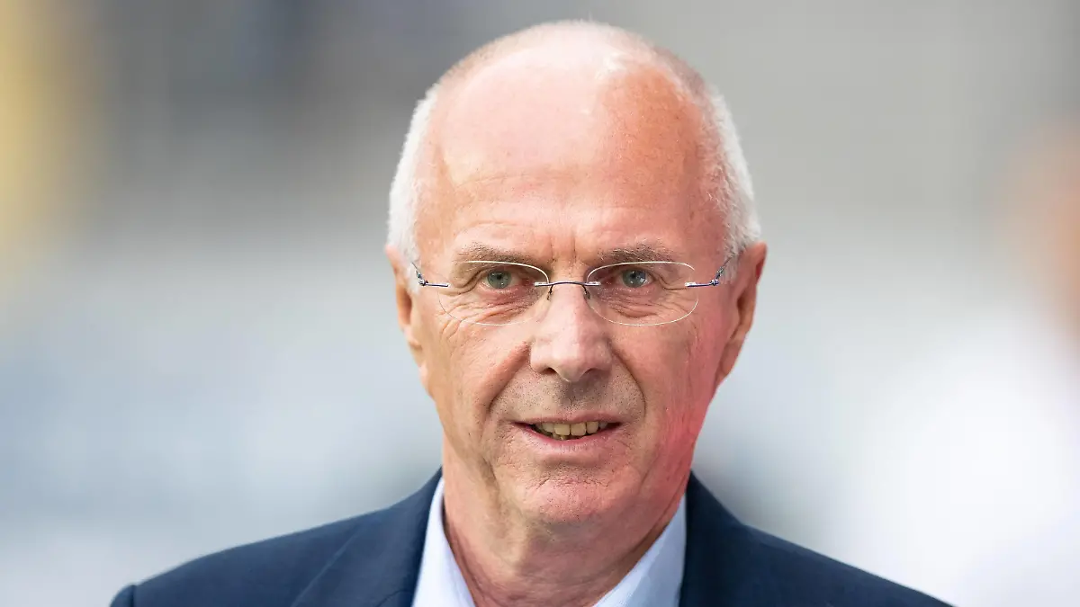 190812 Sven-Göran Eriksson pa besök innan fotbollsmatchen i allsvenskan mellan IFK Göteborg och Falkenberg den 12 augusti 2019 i Göteborg. *** 190812 Sven Göran Eriksson on a visit before the football match in all Sweden between IFK Gothenburg and Falkenberg on August 12, 2019 in Gothenburg, PUBLICATIONxNOTxINxDENxNORxSWExFINxAUT Copyright: MICHAELxERICHSEN BB190812MI062  