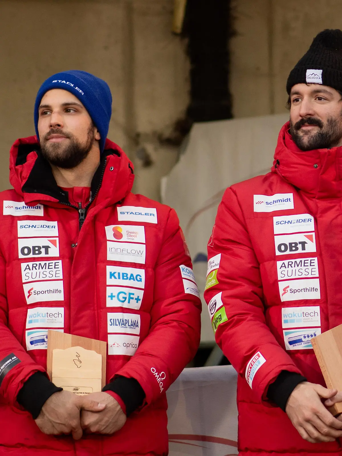 Michael Vogt, Sandro Michel Schweiz bei der Siegerehrung, AUT, IBSF BMW Bob Weltcup Innsbruck, Zweierbob Rennen Herren, 16.12.2023 AUT, IBSF BMW Bob Weltcup Innsbruck, Zweierbob Rennen Herren, 16.12.2023 Innsbruck Igls *** Michael Vogt, Sandro Michel Switzerland at the award ceremony, AUT, IBSF BMW Bobsleigh World Cup Innsbruck, two-man bobsleigh race men, 16 12 2023 AUT, IBSF BMW Bobsleigh World Cup Innsbruck, two-man bobsleigh race men, 16 12 2023 Innsbruck Igls Copyright: xEibner-Pressefoto/Memmlerx EP_MMR